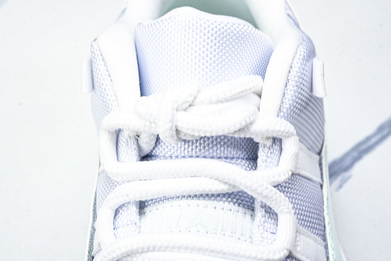AJ11薄荷绿 尺码36-47.5

纯原版出品-Air Jordan 11 Low Lgloo AJ1