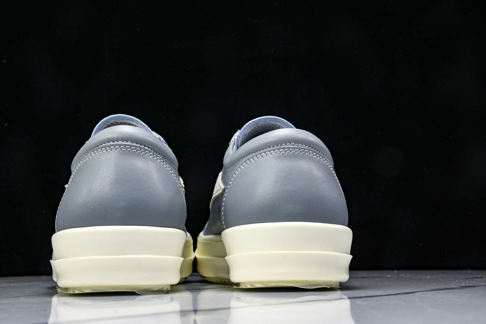 Rick 尺码36-46

纯原版出品-Rick Owens RO Mega 瑞克·欧文斯 雾霾蓝
尺码