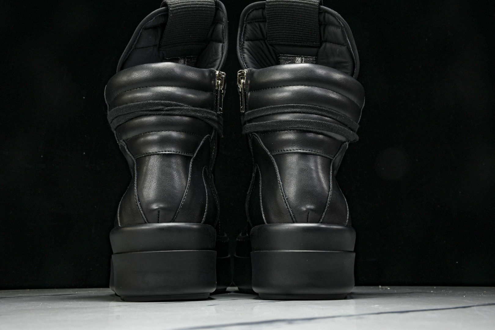 Rick 尺码36-46

纯原版出品-RICK OWENS 25春夏男士 奶白全粒面小牛皮运动鞋
尺码