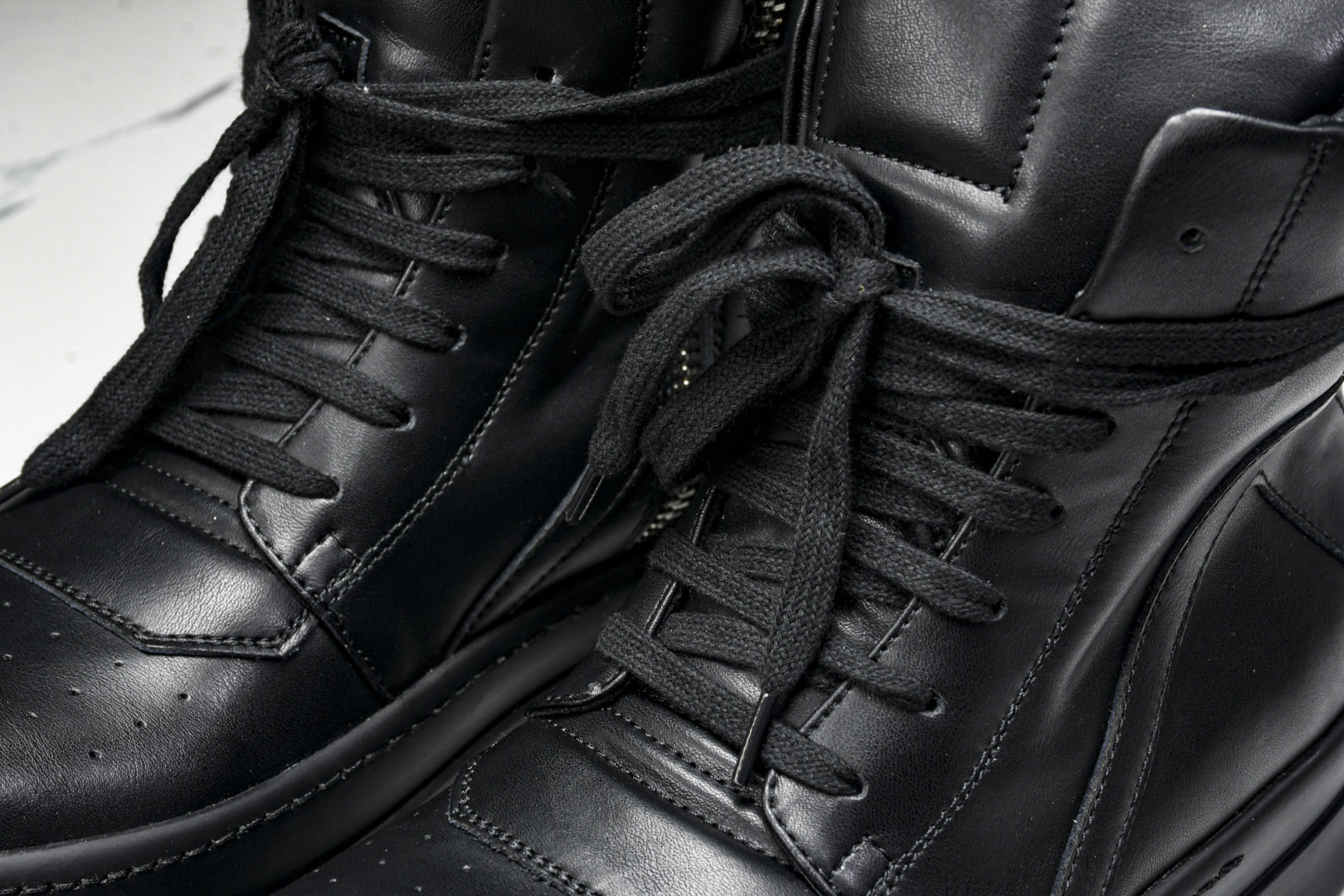 Rick 尺码36-46

纯原版出品-RICK OWENS 25春夏男士 奶白全粒面小牛皮运动鞋
尺码