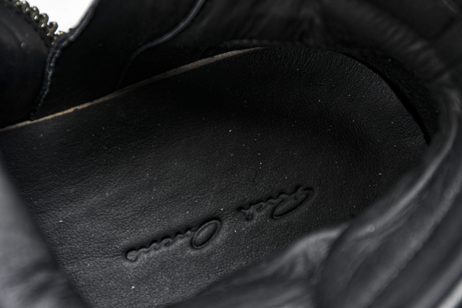 Rick 尺码36-46

纯原版出品-RICK OWENS 25春夏男士 奶白全粒面小牛皮运动鞋
尺码