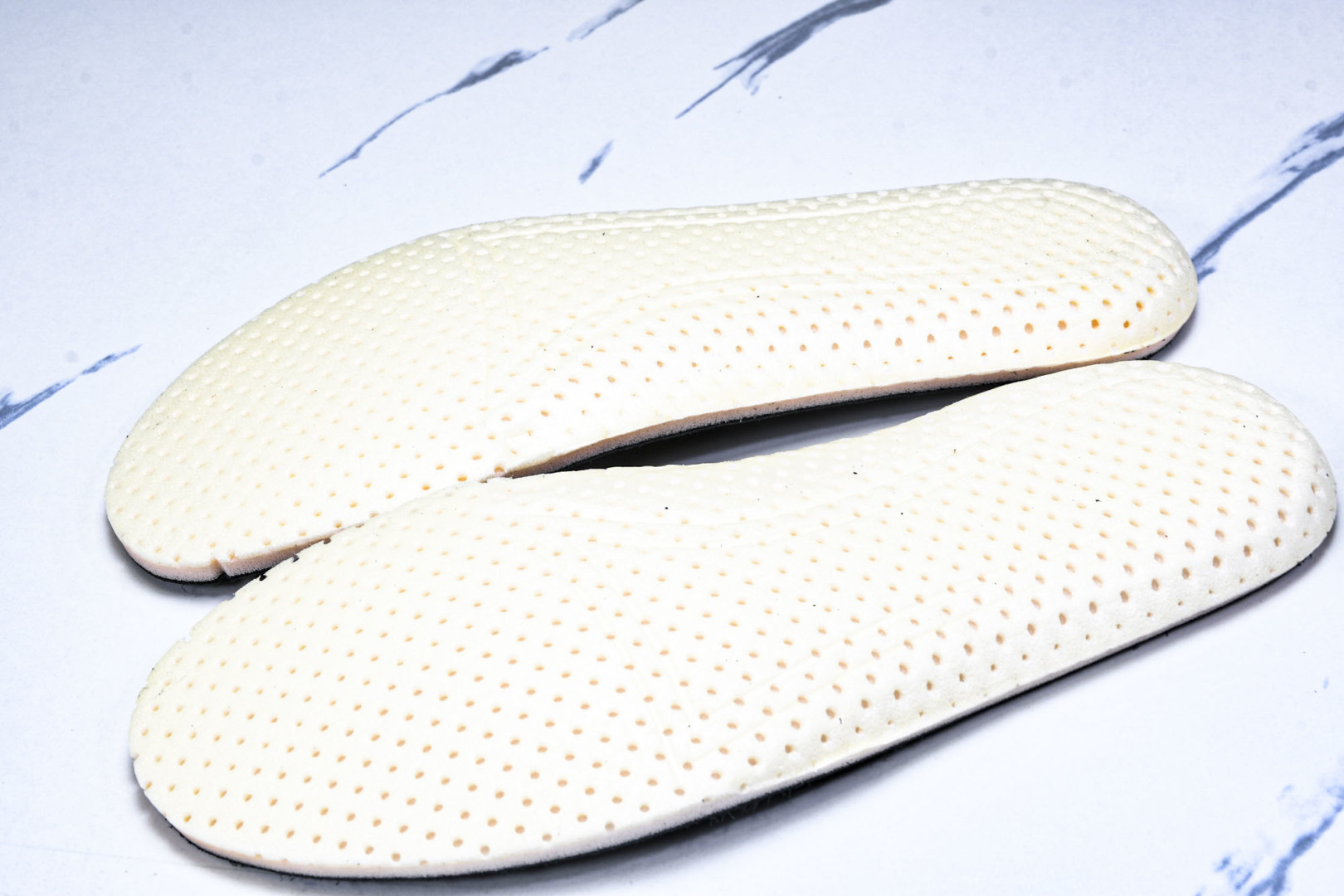 Rick 尺码36-46

纯原版出品-RICK OWENS 25春夏男士 奶白全粒面小牛皮运动鞋
尺码