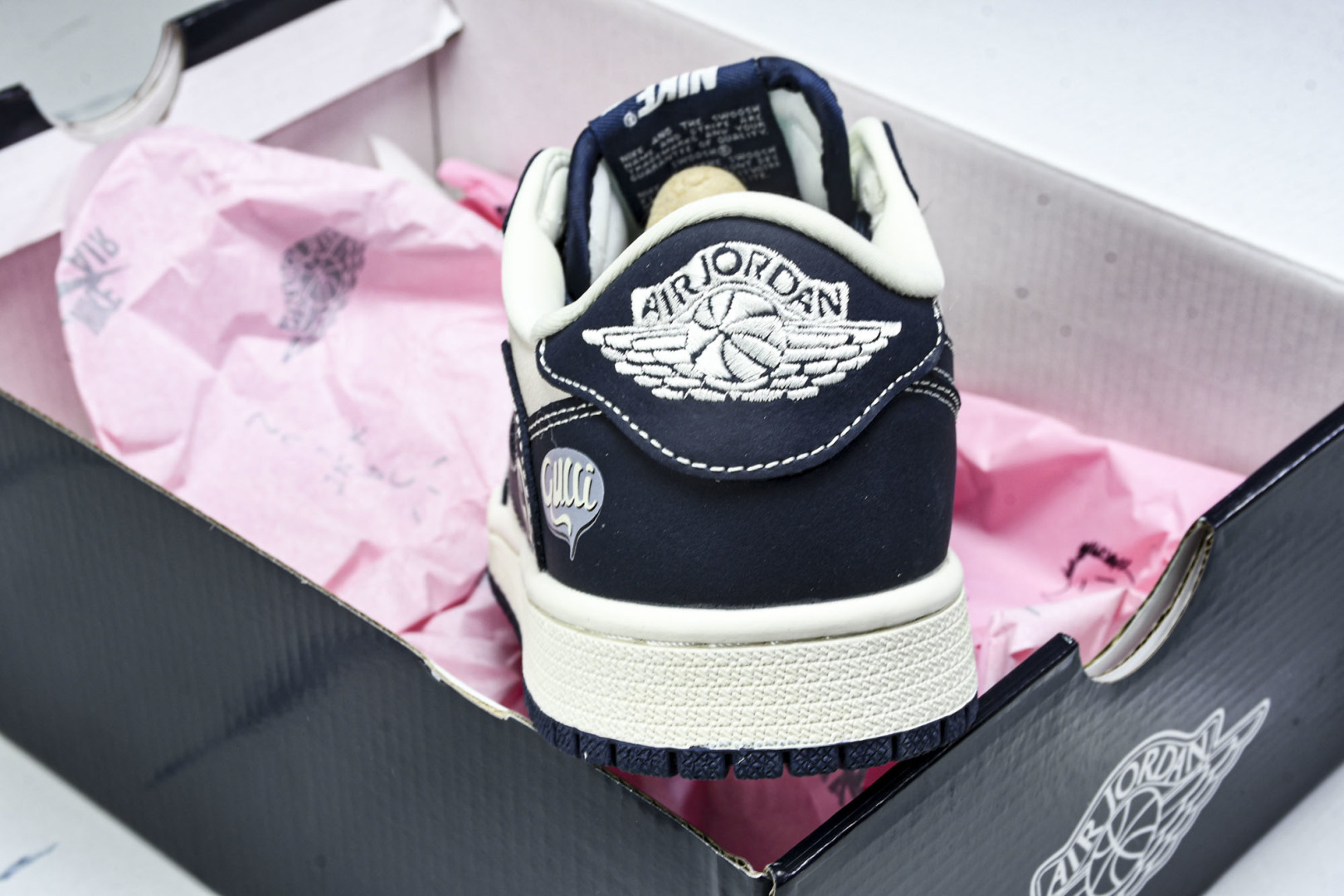  Travis Scott x Fragment Design x Air Jordan 1 Low O