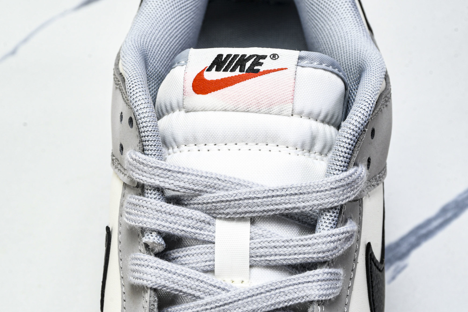  Nike SB Dunk Low 白黑灰 低帮休闲板鞋 IB3079-101 尺寸 40 40.5 4