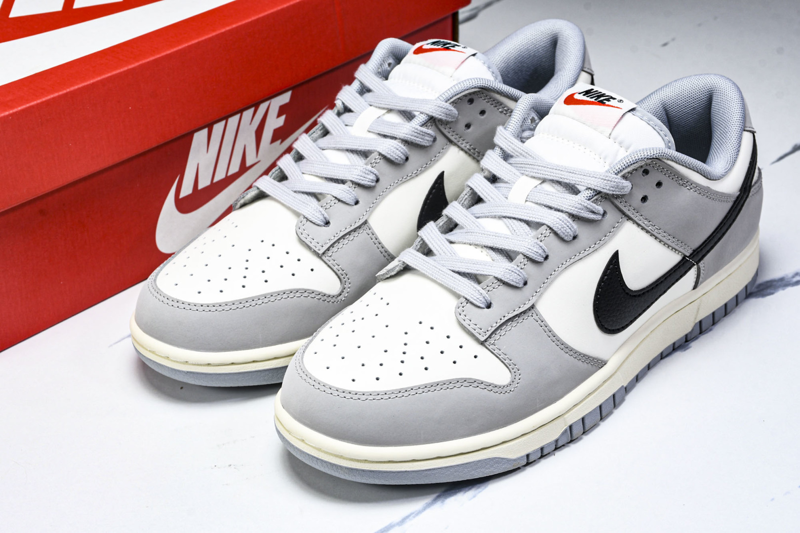  Nike SB Dunk Low 白黑灰 低帮休闲板鞋 IB3079-101 尺寸 40 40.5 4