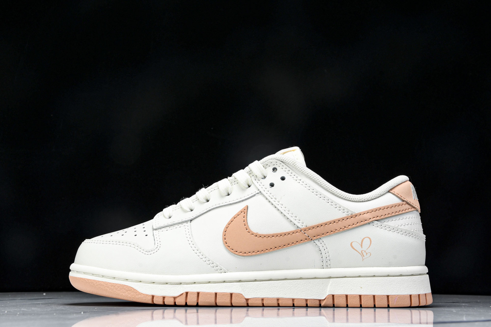  Nike SB Dunk Low 粉色爱恋 周年高端定制 低帮休闲板鞋 W-015 尺寸35.5 36