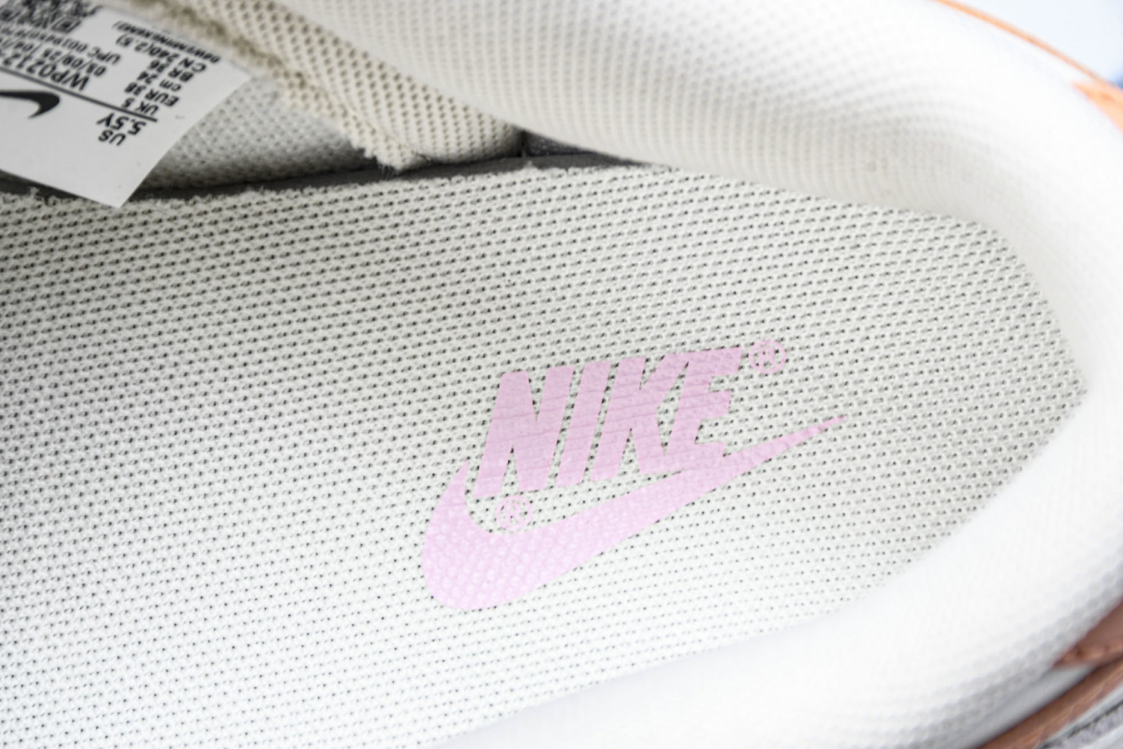  Nike SB Dunk Low 粉色爱恋 周年高端定制 低帮休闲板鞋 W-015 尺寸35.5 36