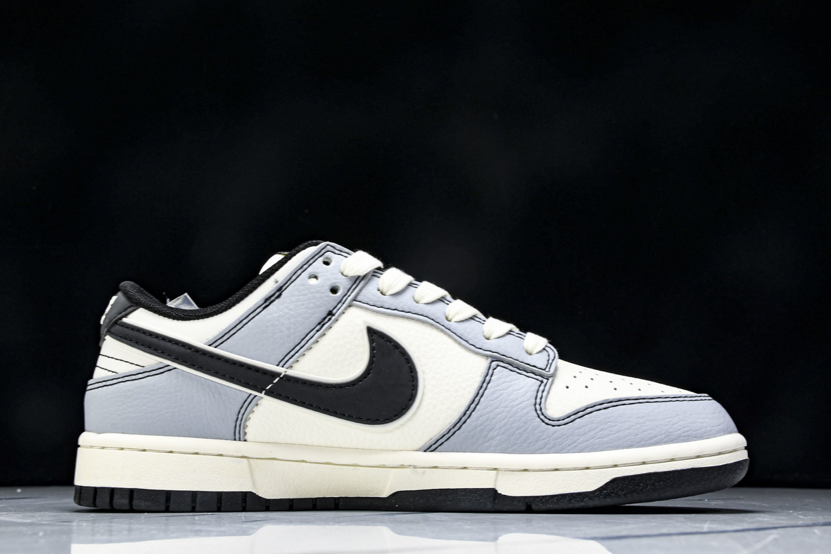  Nike SB Dunk Low 斯图西联名 灰黑勾 周年高端定制 低帮休闲板鞋 XS6089-596