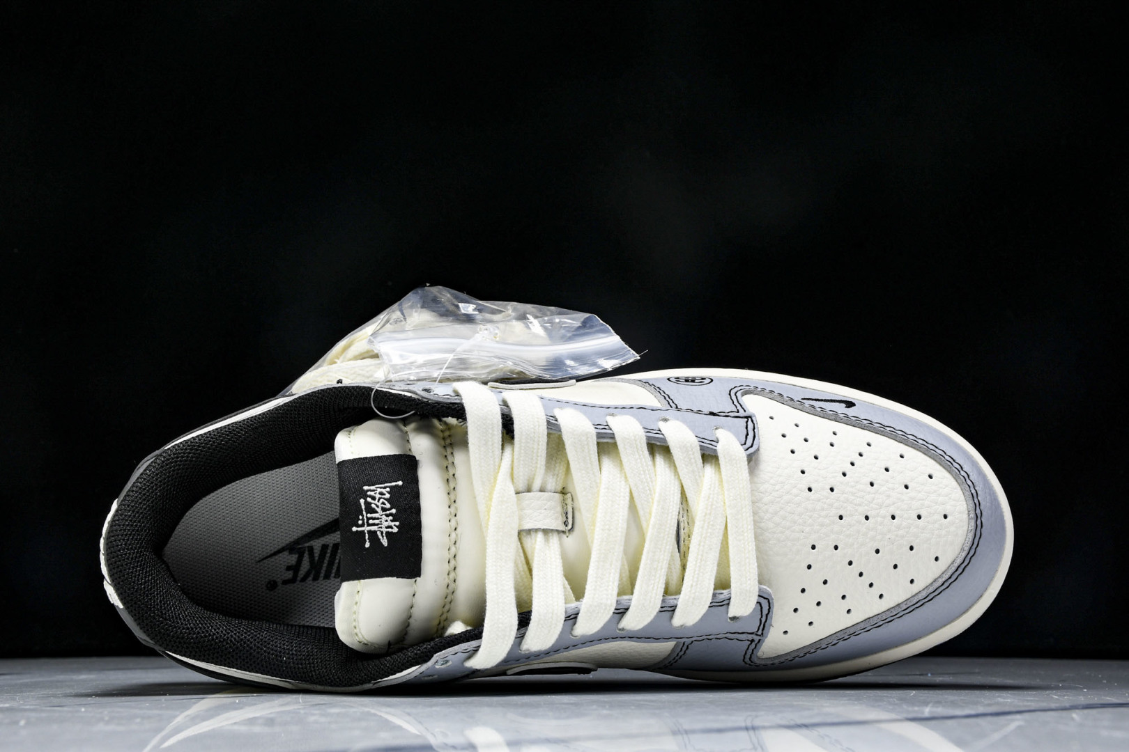  Nike SB Dunk Low 斯图西联名 灰黑勾 周年高端定制 低帮休闲板鞋 XS6089-596