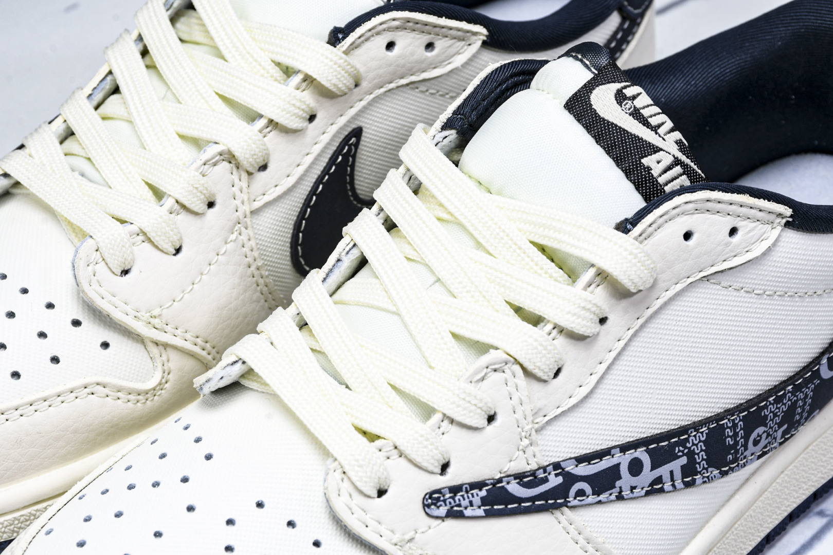  Travis Scott x Fragment Design x Air Jordan 1 Low O