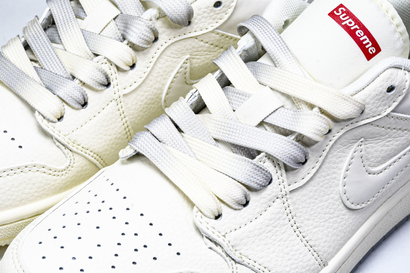  Air Jordan 1 Low AJ1 乔1 Supreme联名 米灰双色 高端定制 低帮复古篮球鞋