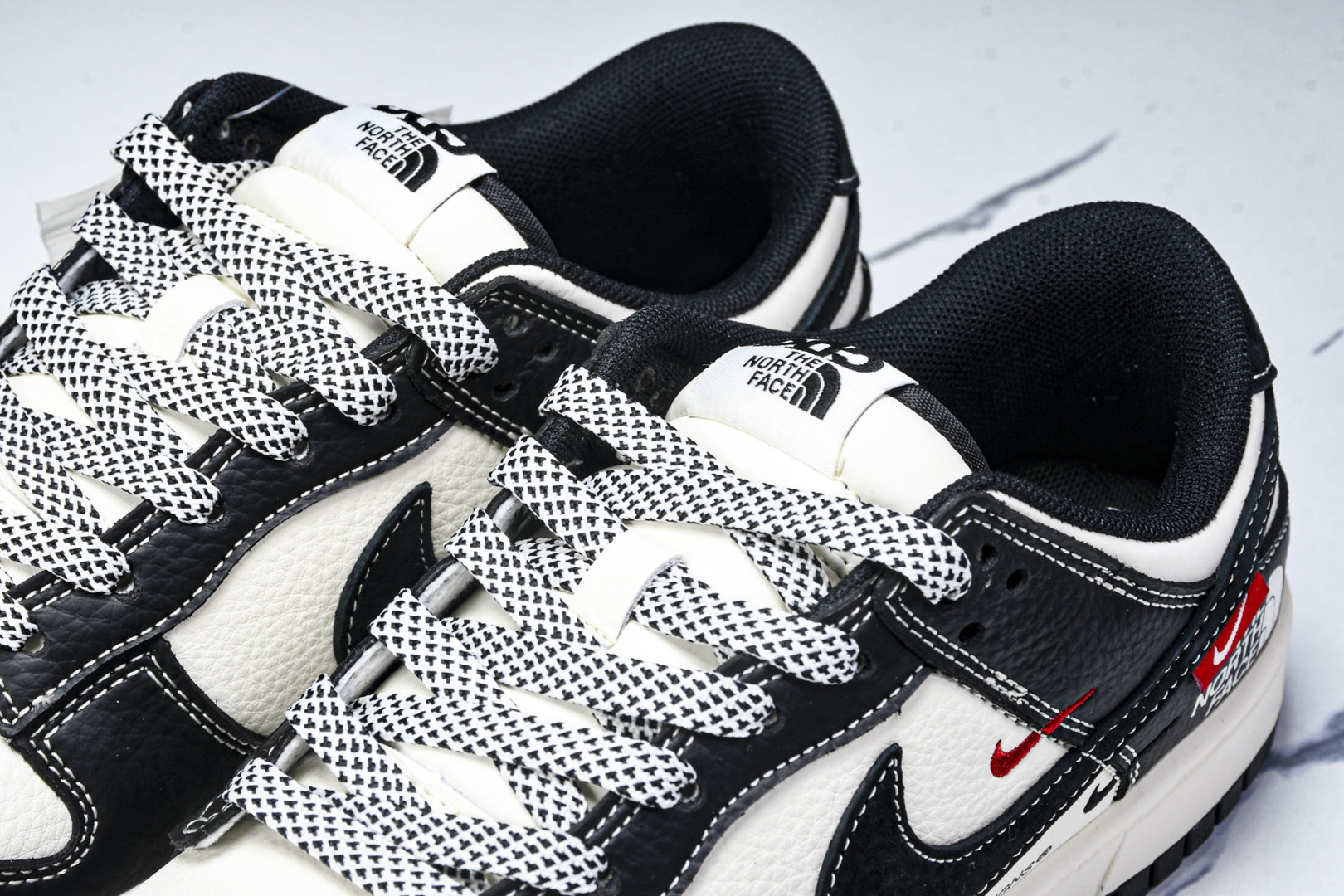  Nike SB Dunk Low 北面联名 黑白黑勾黑勾 周年高端定制 低帮休闲板鞋 YX5066-3