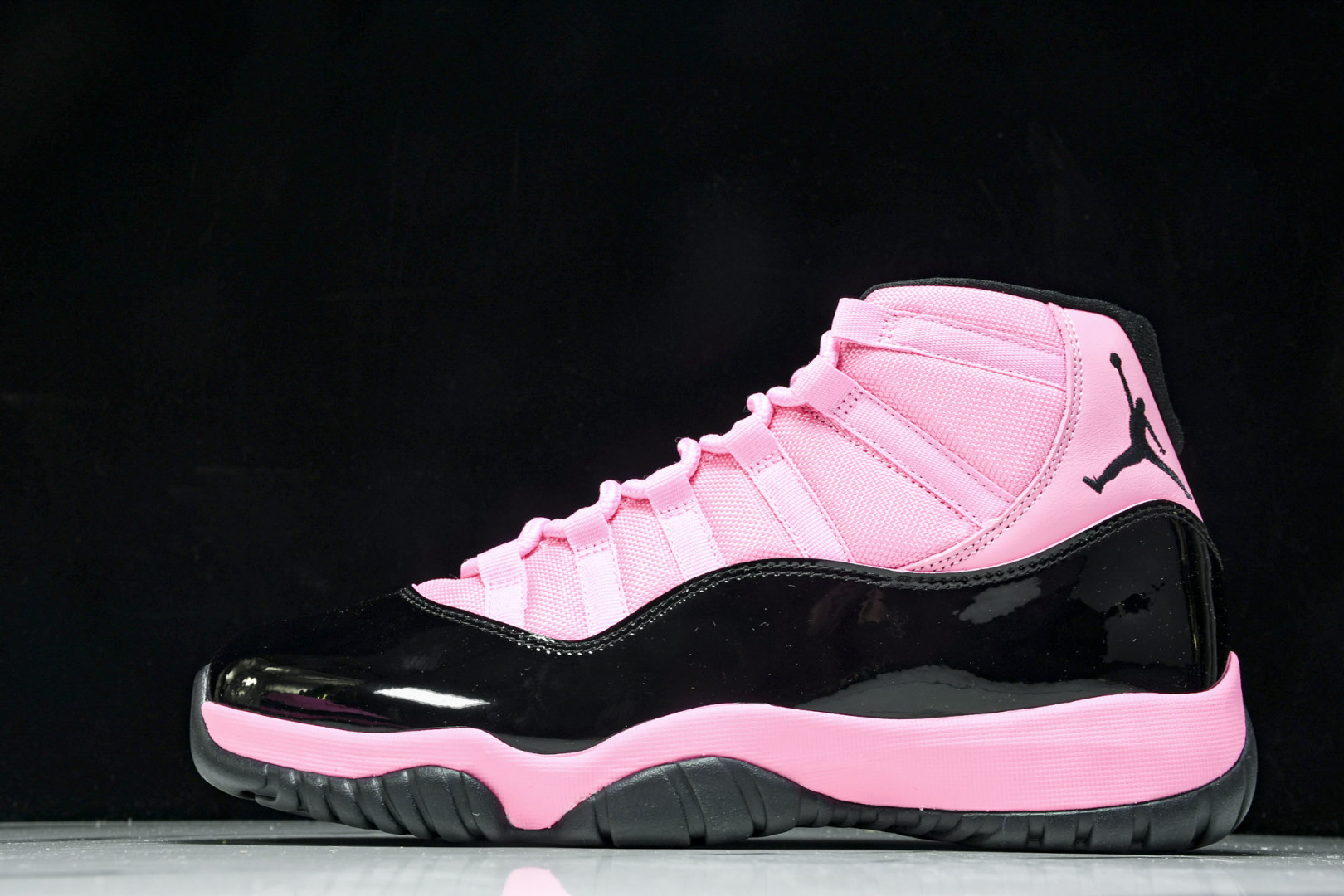 AJ11黑粉 尺码40-47.5

纯原版出品-Air Jordan 11 Retro AJ11 乔11