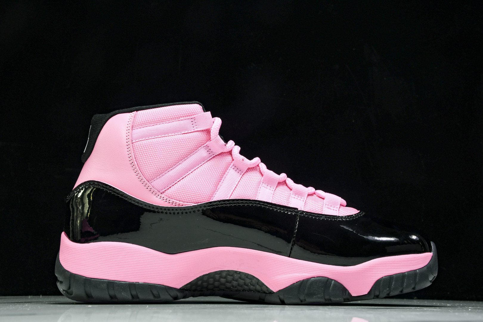 AJ11黑粉 尺码40-47.5

纯原版出品-Air Jordan 11 Retro AJ11 乔11