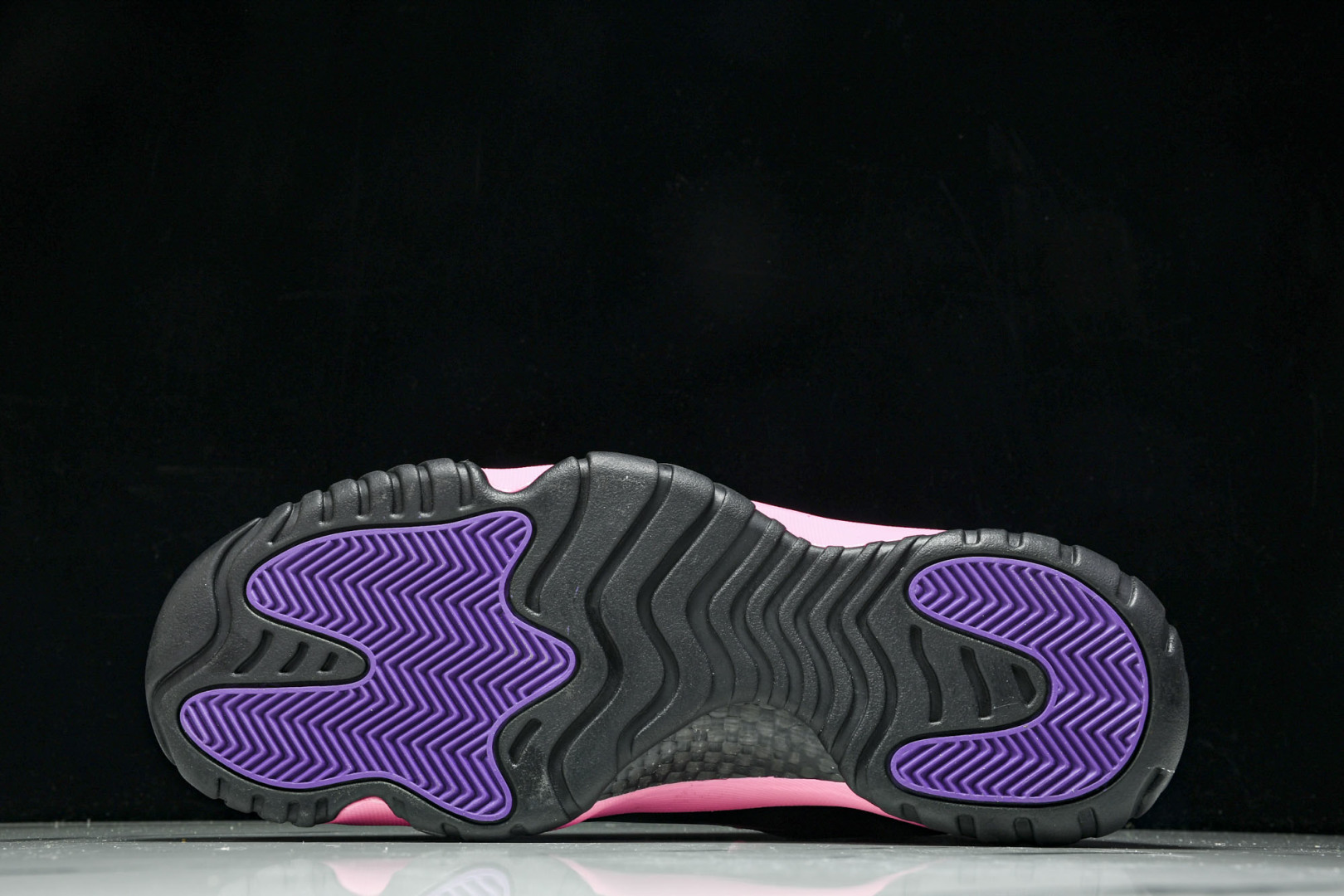 AJ11黑粉 尺码40-47.5

纯原版出品-Air Jordan 11 Retro AJ11 乔11