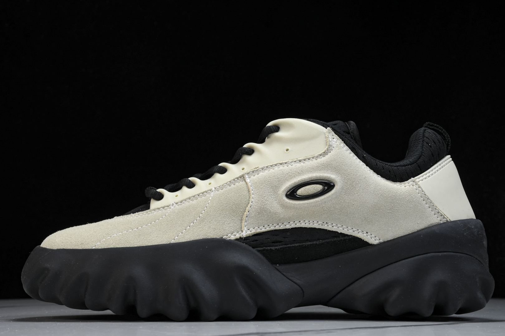 Oakley 尺码39-46

纯原-Brain Dead x Oakley Factory Team 