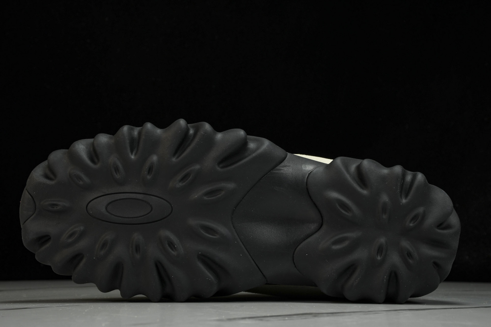 Oakley 尺码39-46

纯原-Brain Dead x Oakley Factory Team 