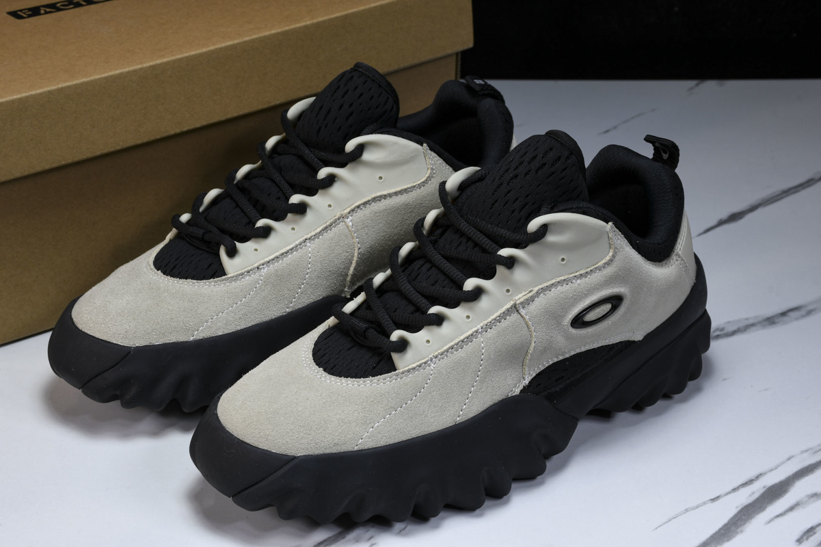 Oakley 尺码39-46

纯原-Brain Dead x Oakley Factory Team 