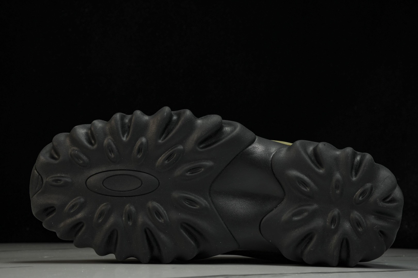 Oakley 尺码39-46

纯原-Brain Dead x Oakley Factory Team 