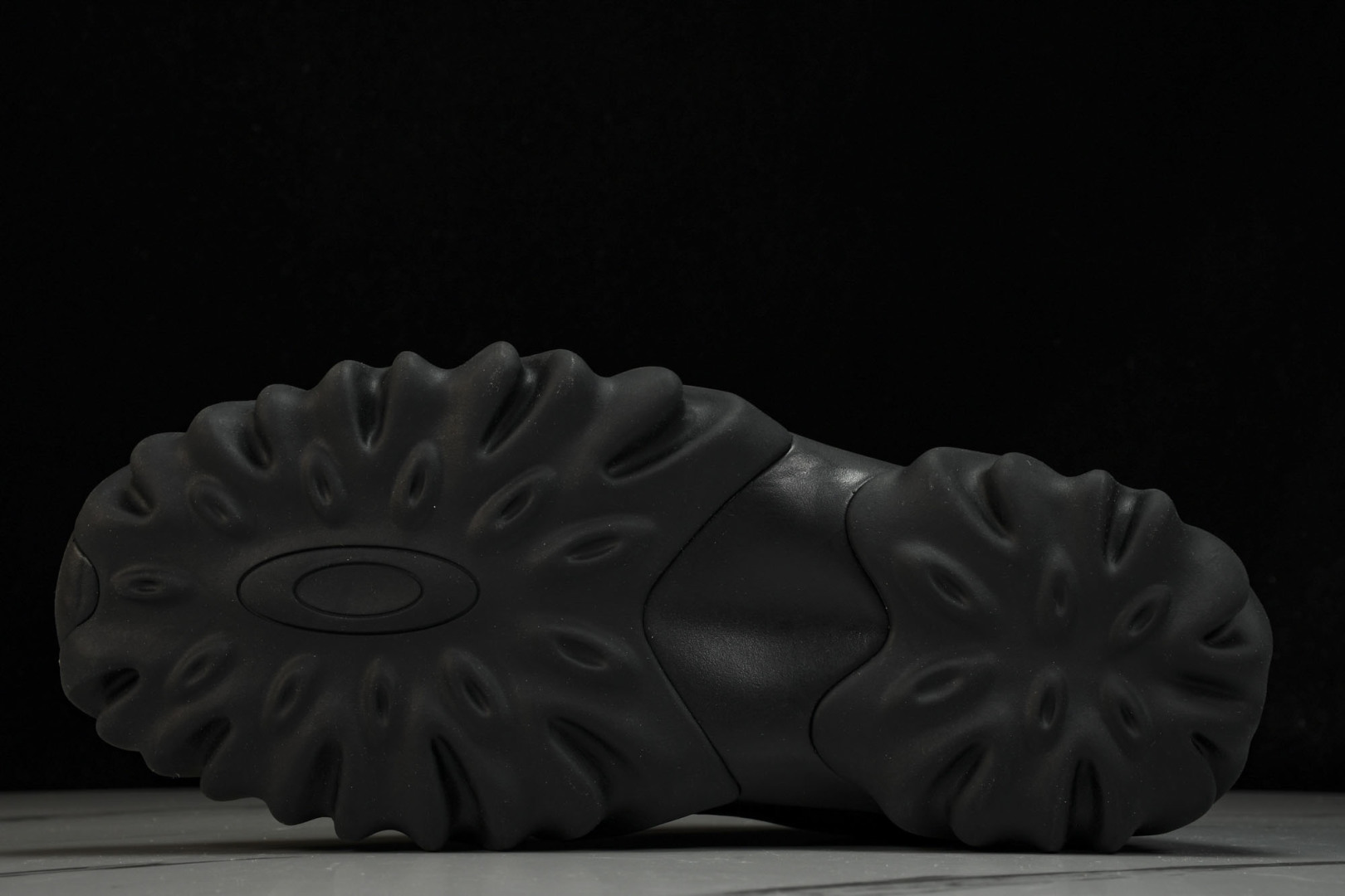 Oakley 尺码39-46

纯原-Brain Dead x Oakley Factory Team 