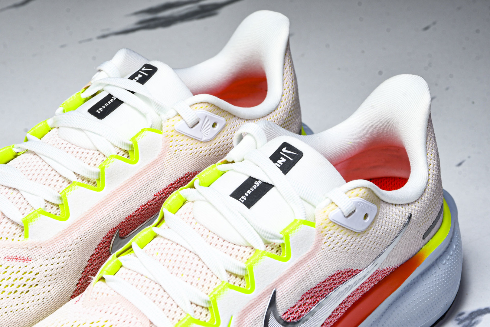  Nk Air Zoom Pegasus 41 耐克网面透气轻便耐磨跑鞋 FD2722-100 尺寸36