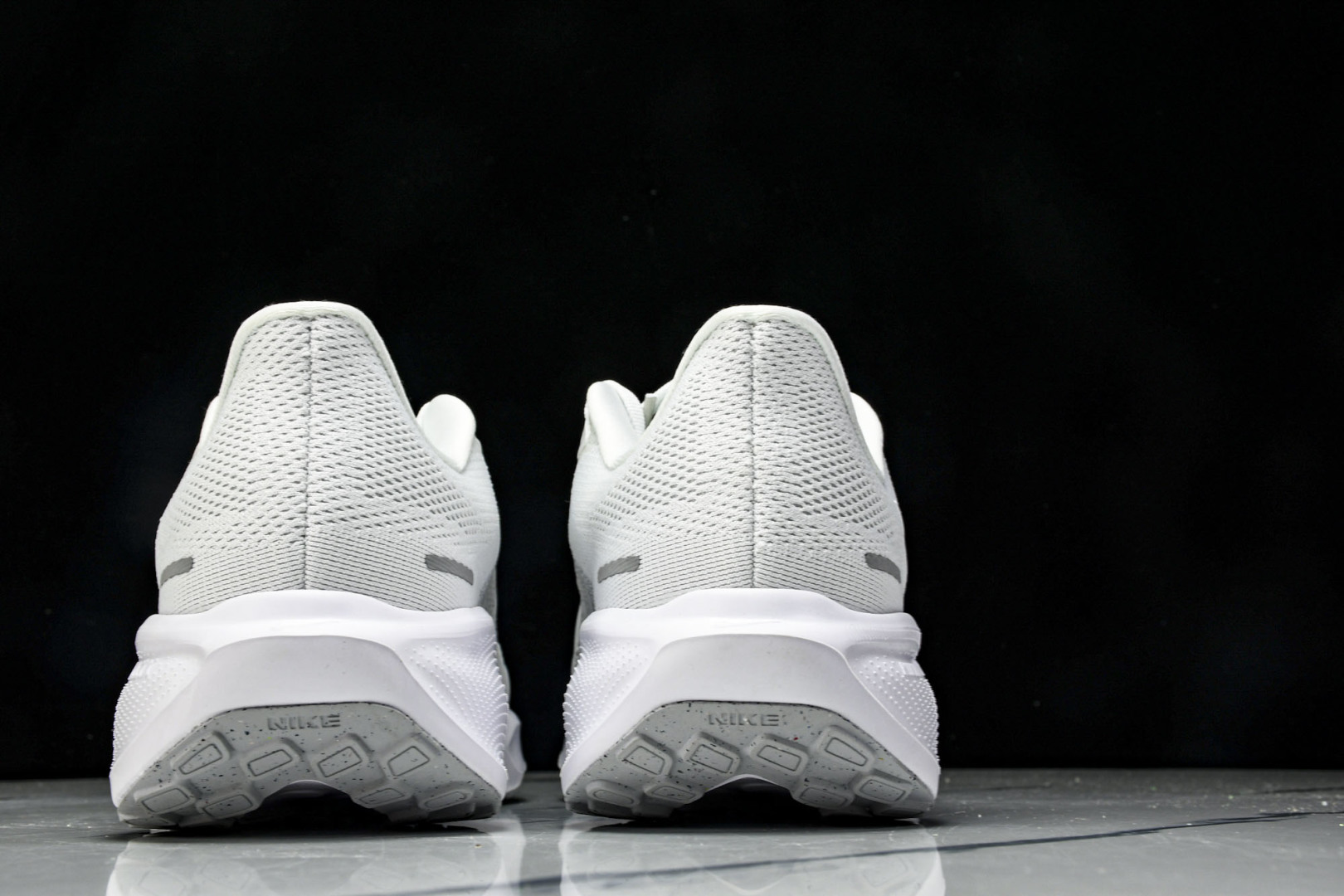  Nk Air Zoom Pegasus 41 耐克网面透气轻便耐磨跑鞋 FD2722-102 尺寸36