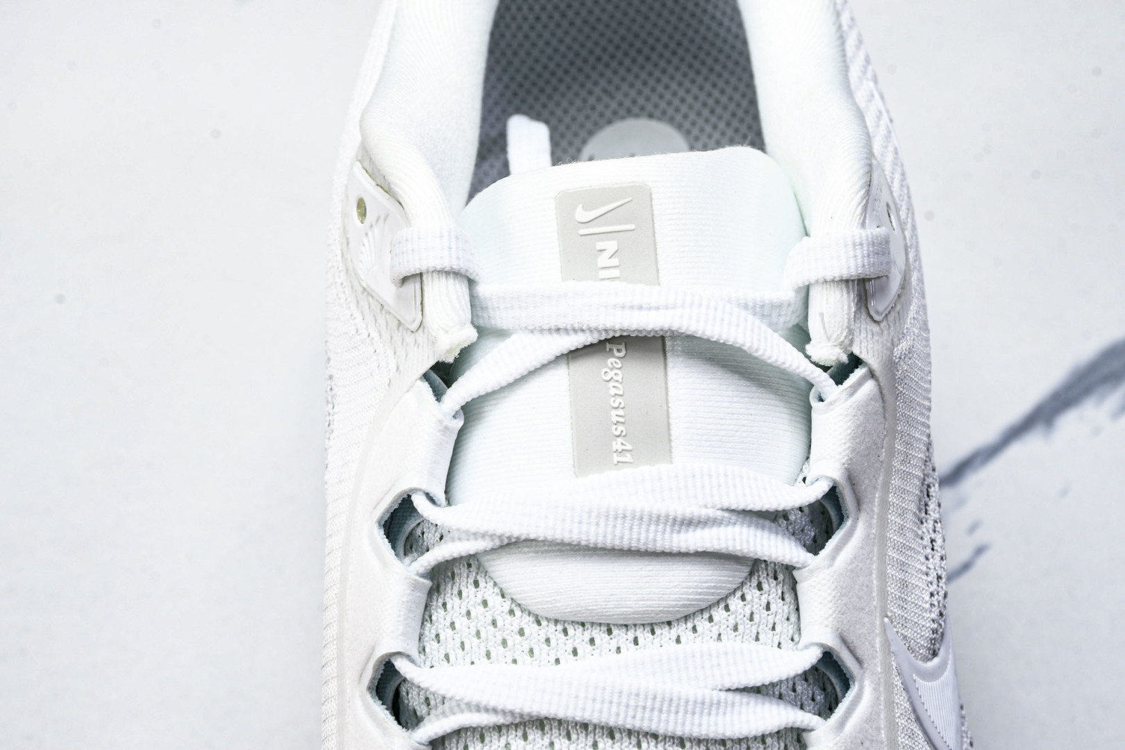  Nk Air Zoom Pegasus 41 耐克网面透气轻便耐磨跑鞋 FD2722-102 尺寸36