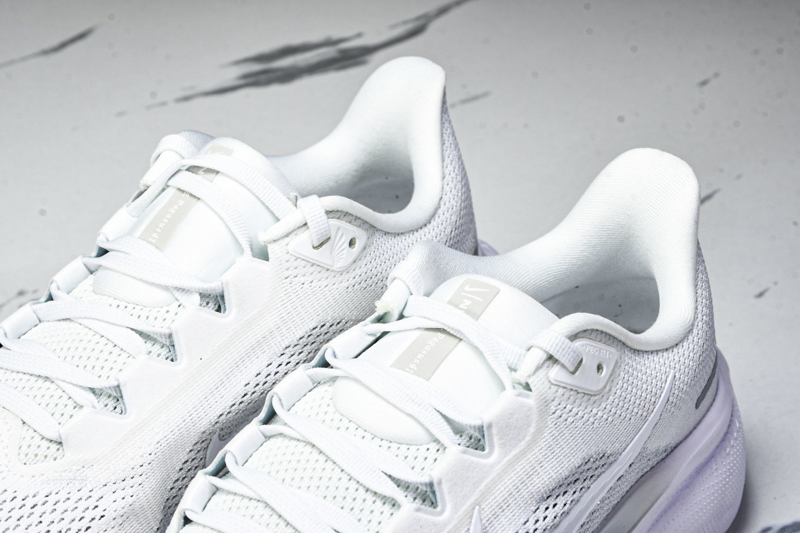  Nk Air Zoom Pegasus 41 耐克网面透气轻便耐磨跑鞋 FD2722-102 尺寸36