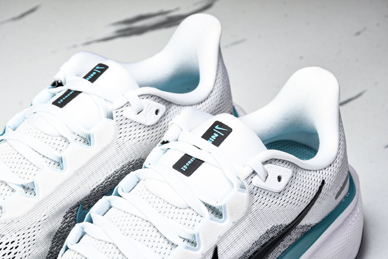  Nk Air Zoom Pegasus 41 耐克网面透气轻便耐磨跑鞋 FD2722-103 尺寸39