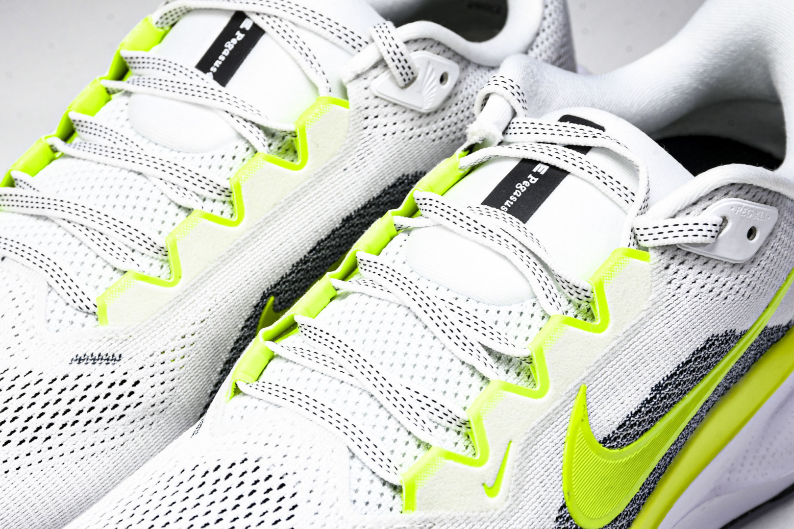  Nk Air Zoom Pegasus 41 耐克网面透气轻便耐磨跑鞋 FD2722-104 尺寸39