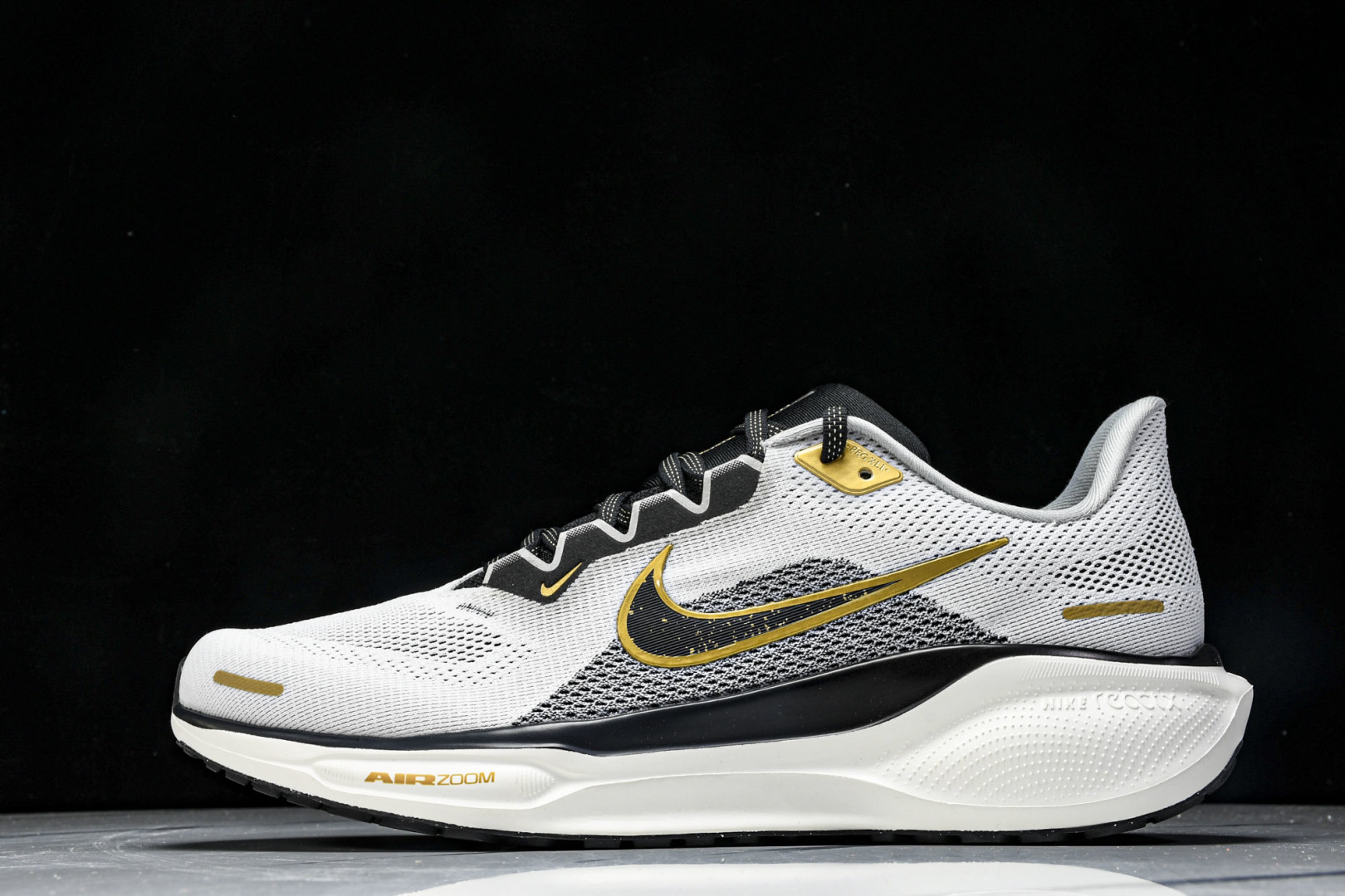  Nk Air Zoom Pegasus 41 耐克网面透气轻便耐磨跑鞋 HQ3220-100 尺寸 3