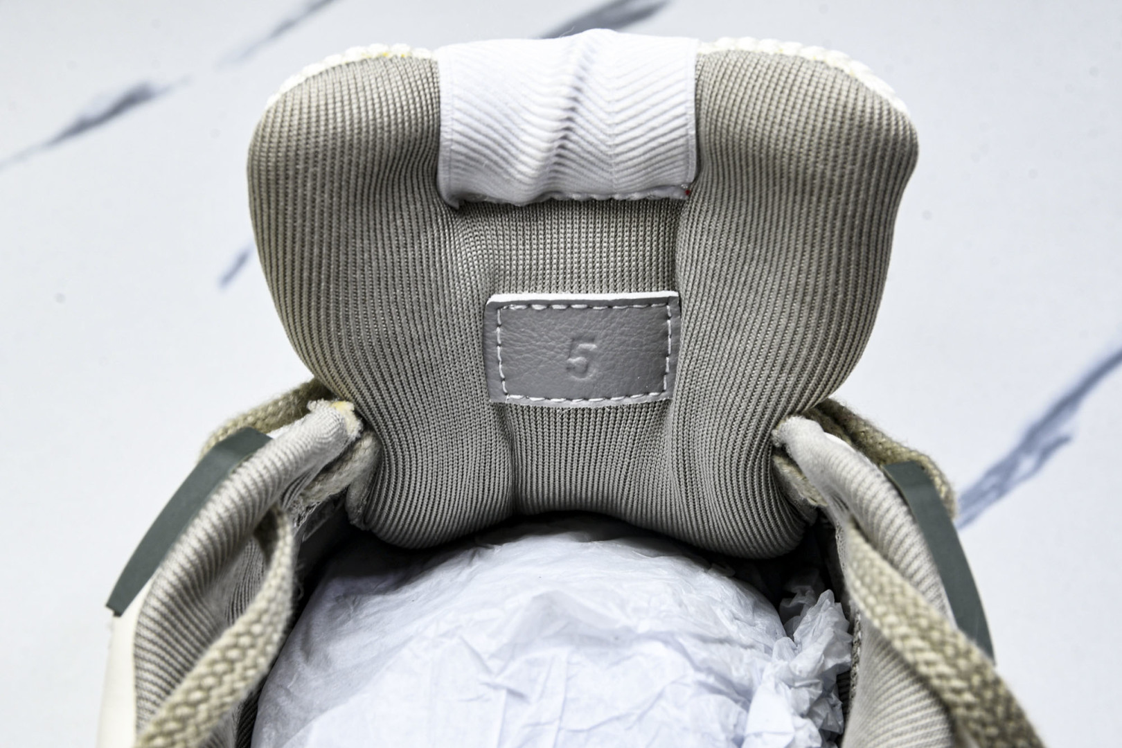  GUCCI 古驰 2025冬季新品 冲孔做日 经典原型复古低帮百搭做旧老爹板鞋 橄榄绿 尺寸 35 3
