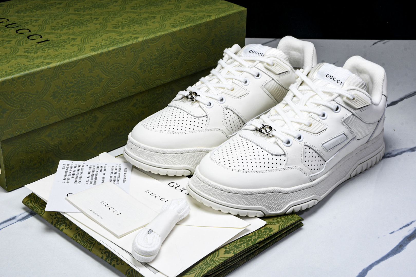  GUCCI 古驰 2025冬季新品 冲孔做日 经典原型复古低帮百搭做旧老爹板鞋 皮面白 尺寸 35 3