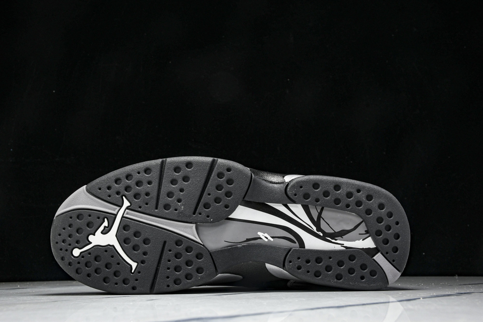  Air Jordan AJ8 高帮复古篮球鞋 黑灰 FD1334-001 尺码40 40.5 41.5