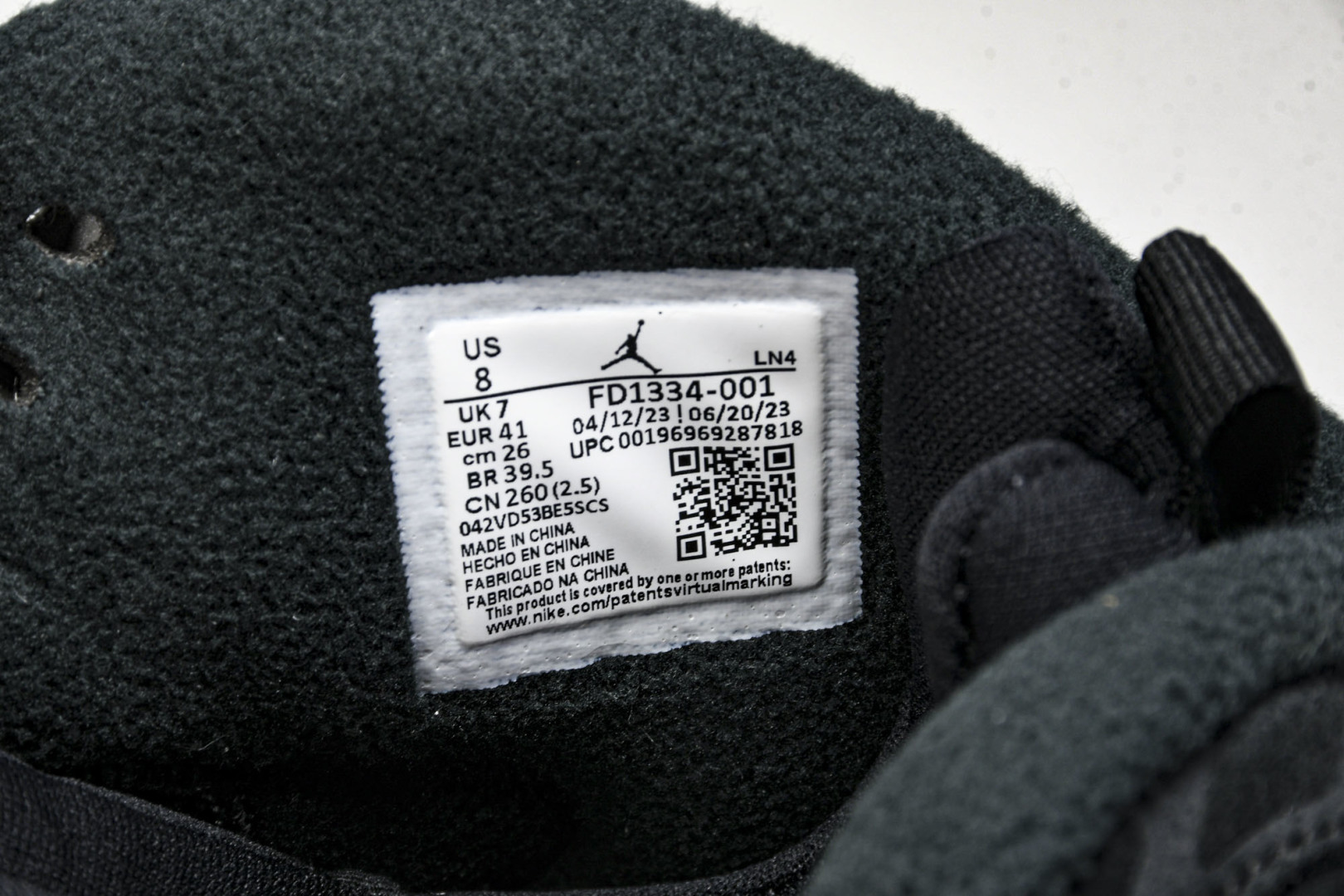  Air Jordan AJ8 高帮复古篮球鞋 黑灰 FD1334-001 尺码40 40.5 41.5