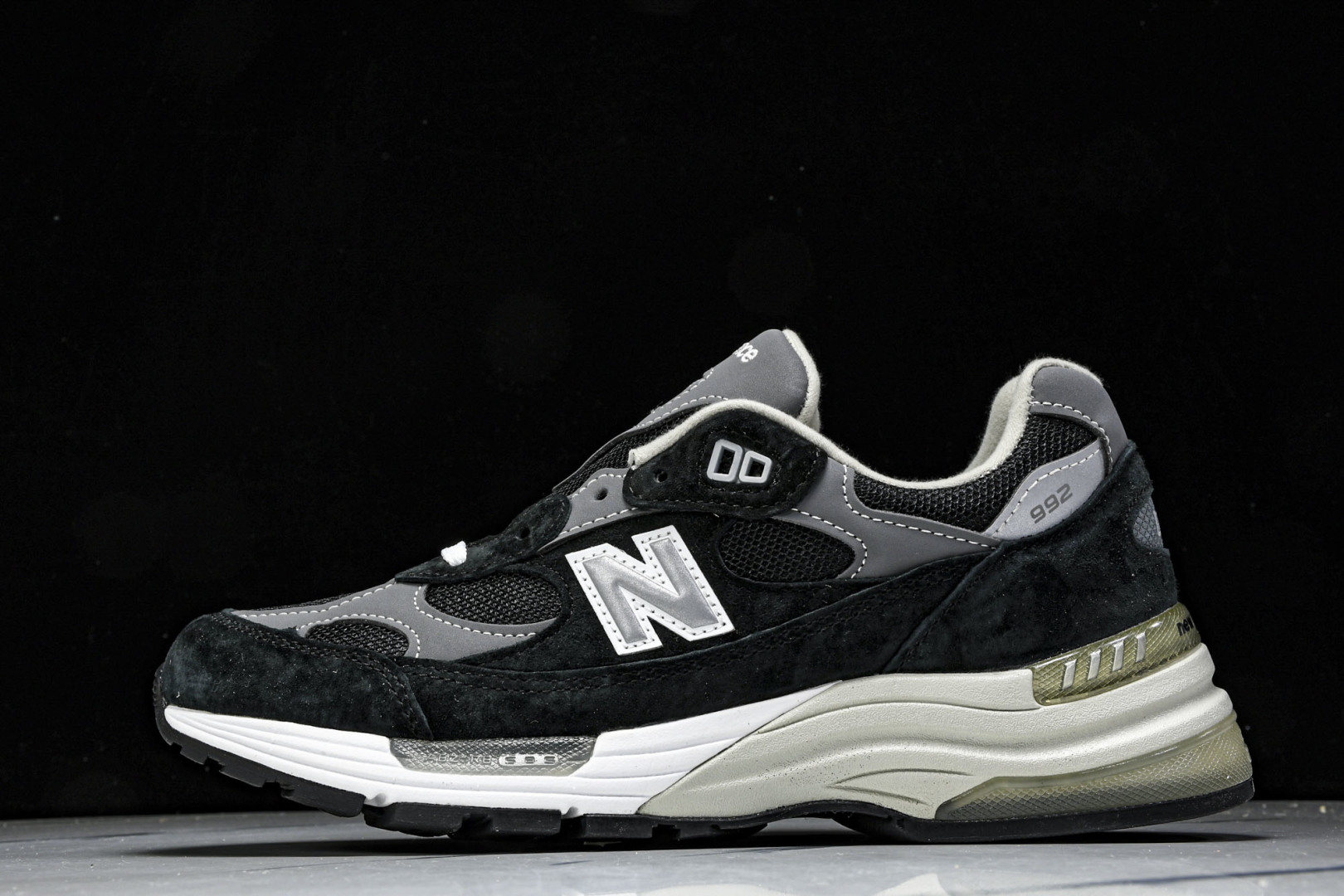  美产 New Balance 992 经典百搭低帮复古休闲跑步鞋 男女同款 黑灰色 M992EB 尺寸