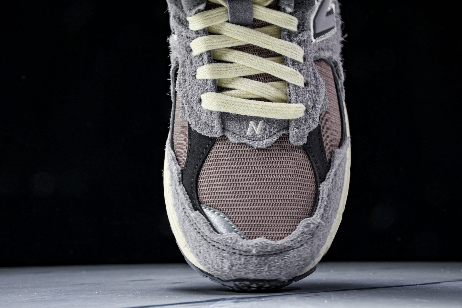  美产 New Balance 2002R ＂Reflned Future＂低帮复古休闲跑步鞋 灰紫 M