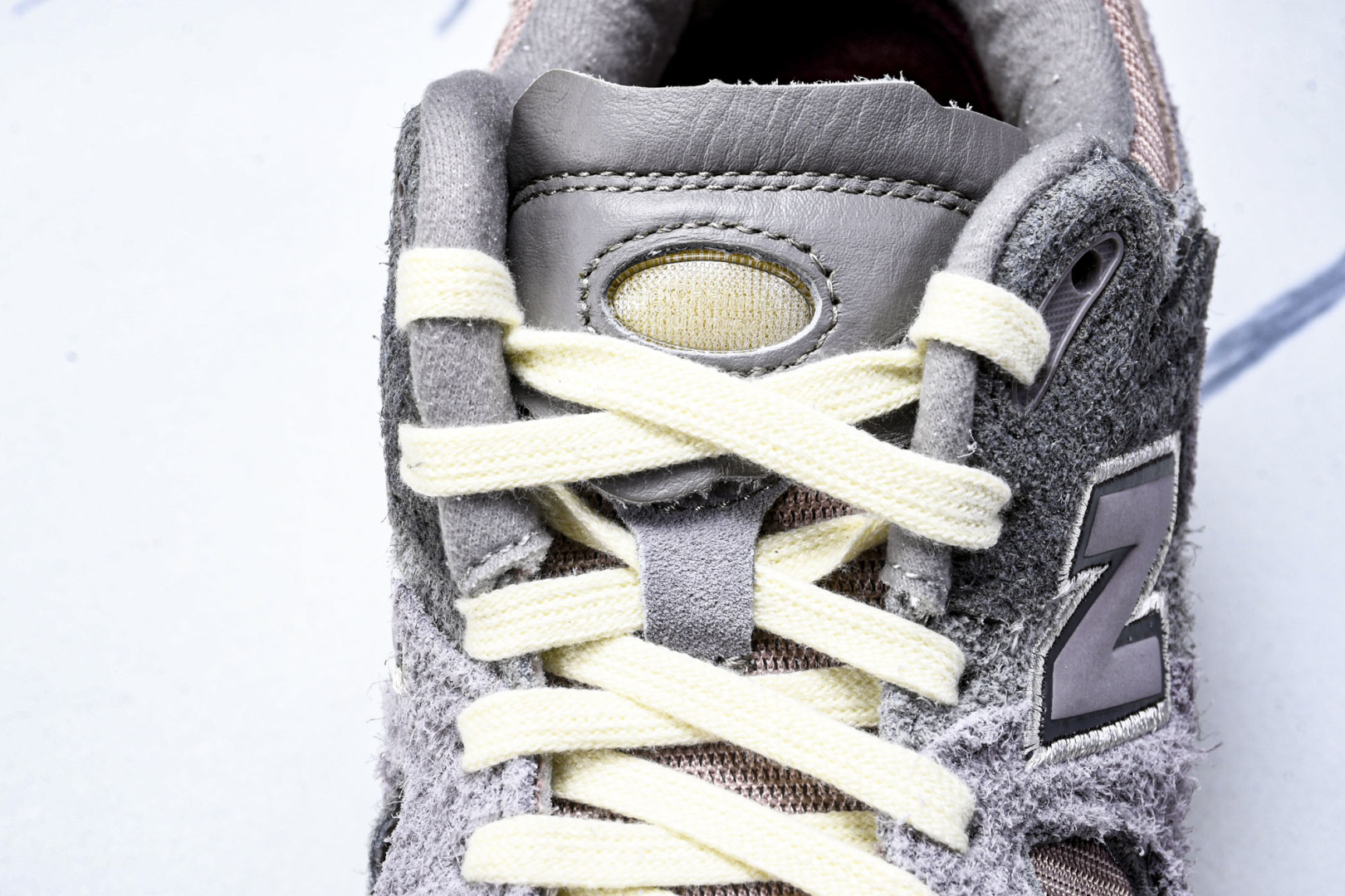  美产 New Balance 2002R ＂Reflned Future＂低帮复古休闲跑步鞋 灰紫 M