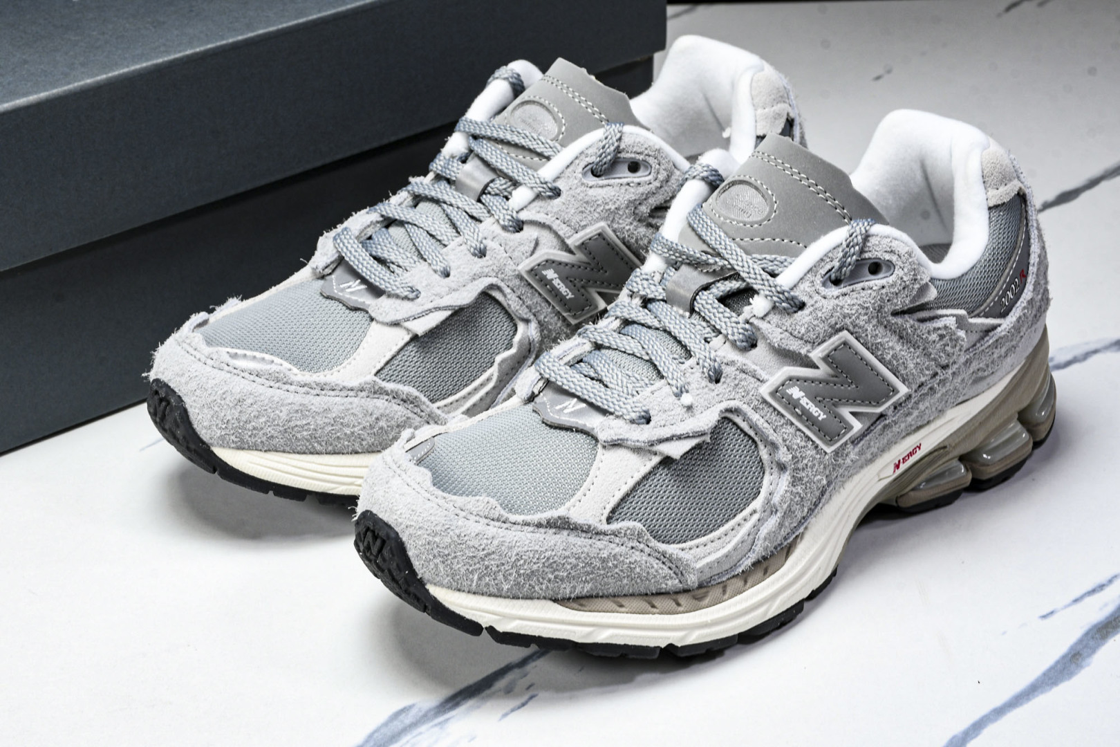  美产 New Balance 2002R ＂Reflned Future＂低帮复古休闲跑步鞋 青灰 M