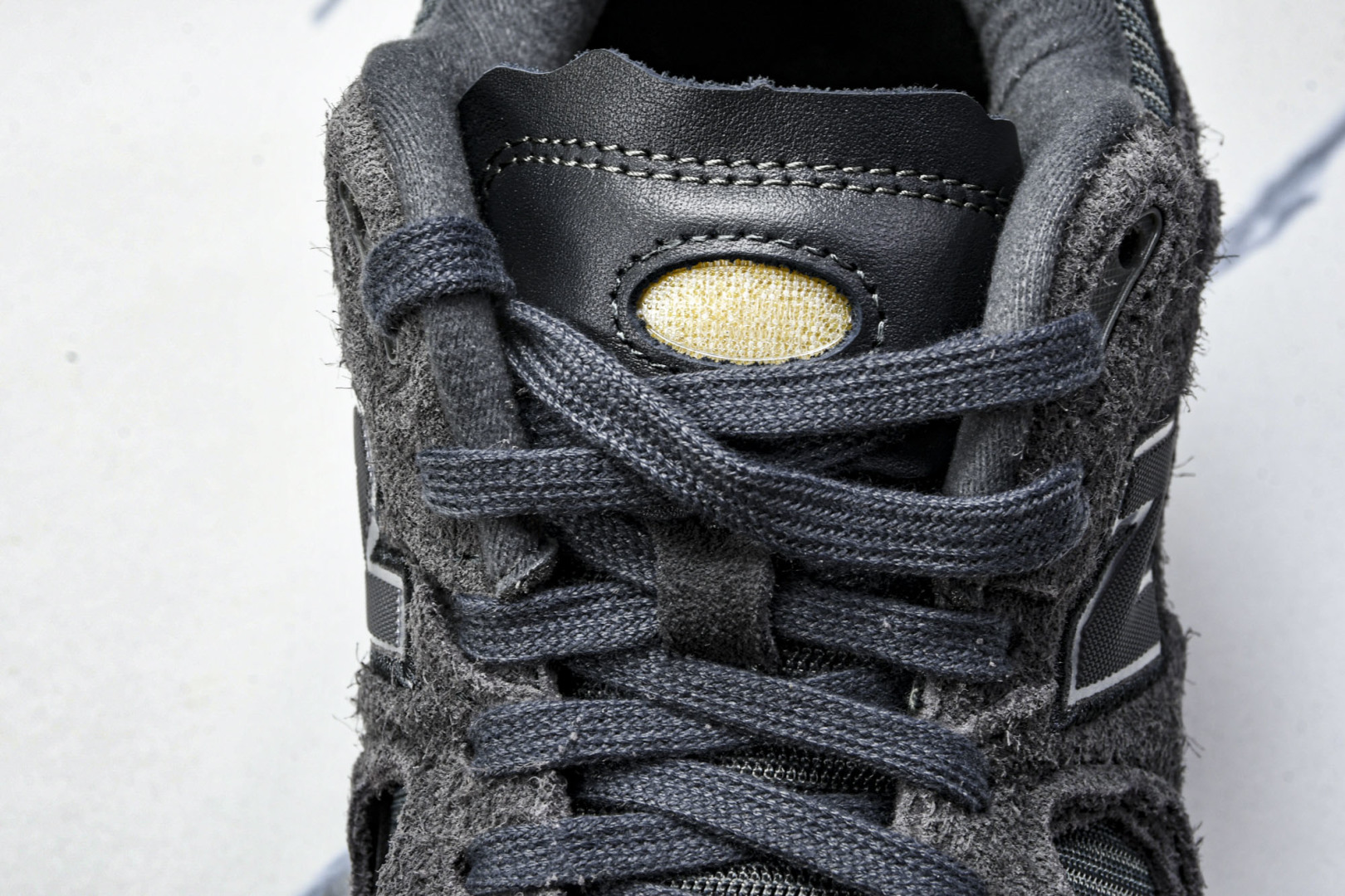  美产 New Balance 2002R ＂Reflned Future＂低帮复古休闲跑步鞋 深灰色 