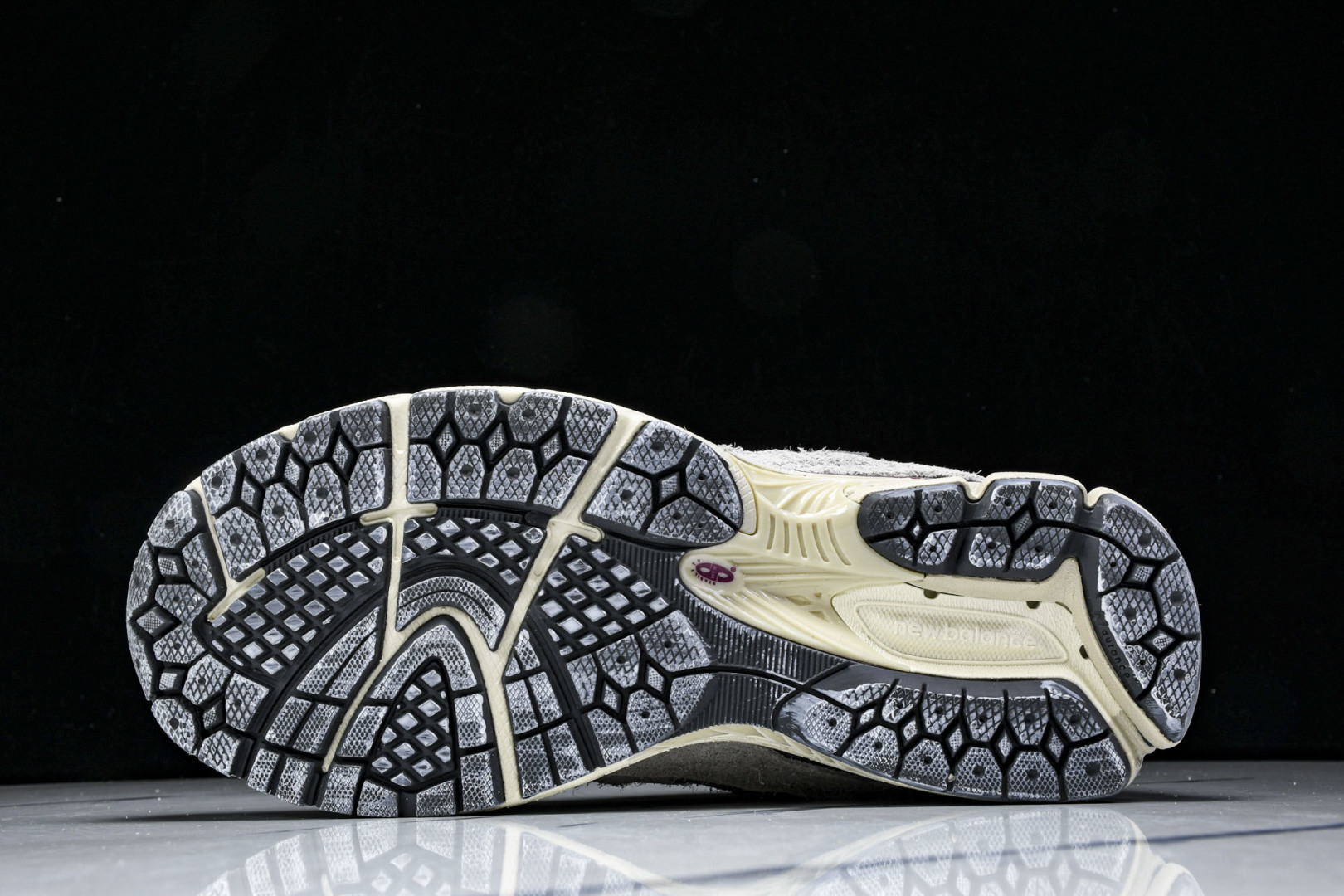  美产 New Balance 2002R ＂Reflned Future＂低帮复古休闲跑步鞋 云雨灰 