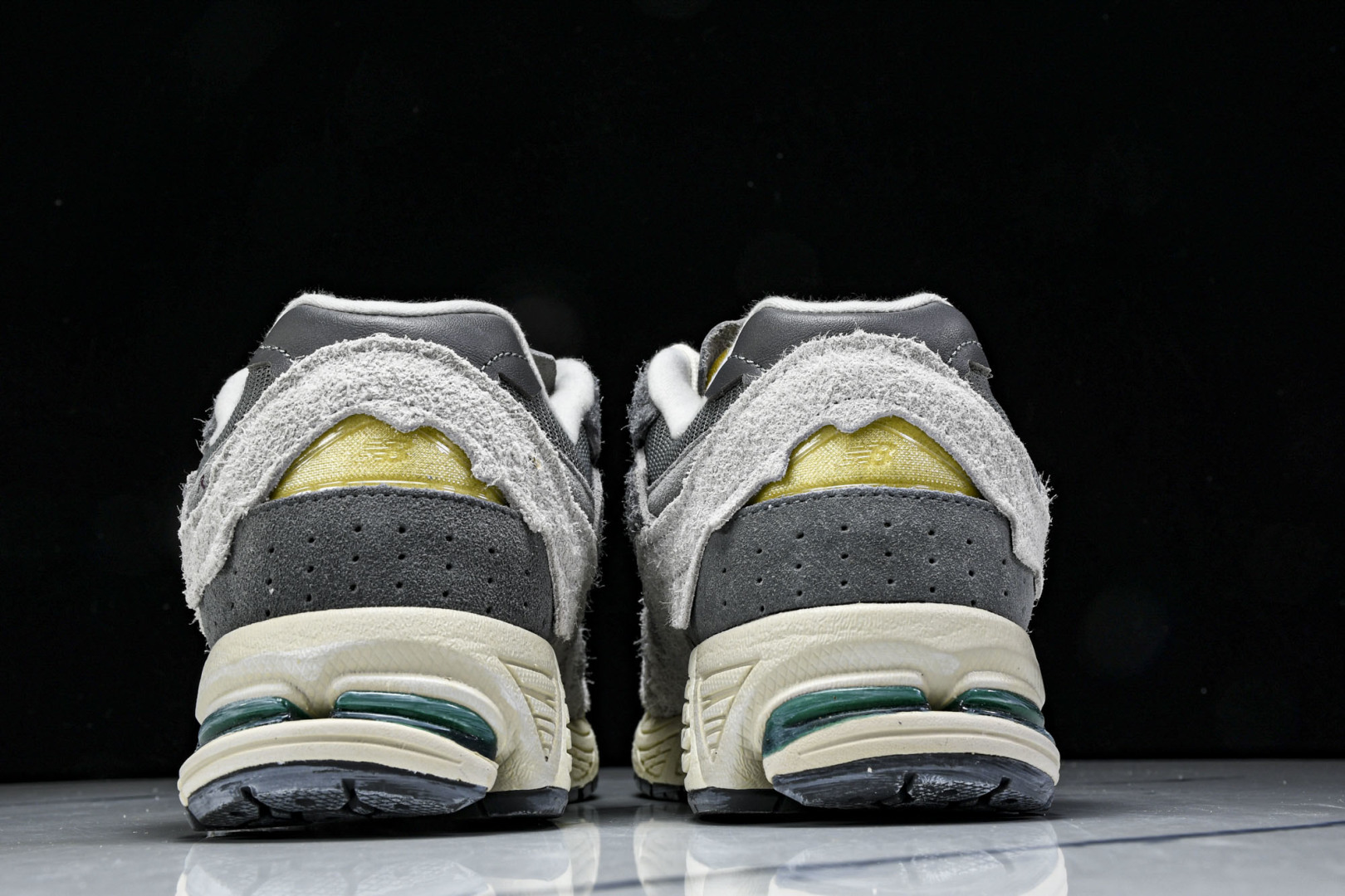  美产 New Balance 2002R ＂Reflned Future＂低帮复古休闲跑步鞋 云雨灰 
