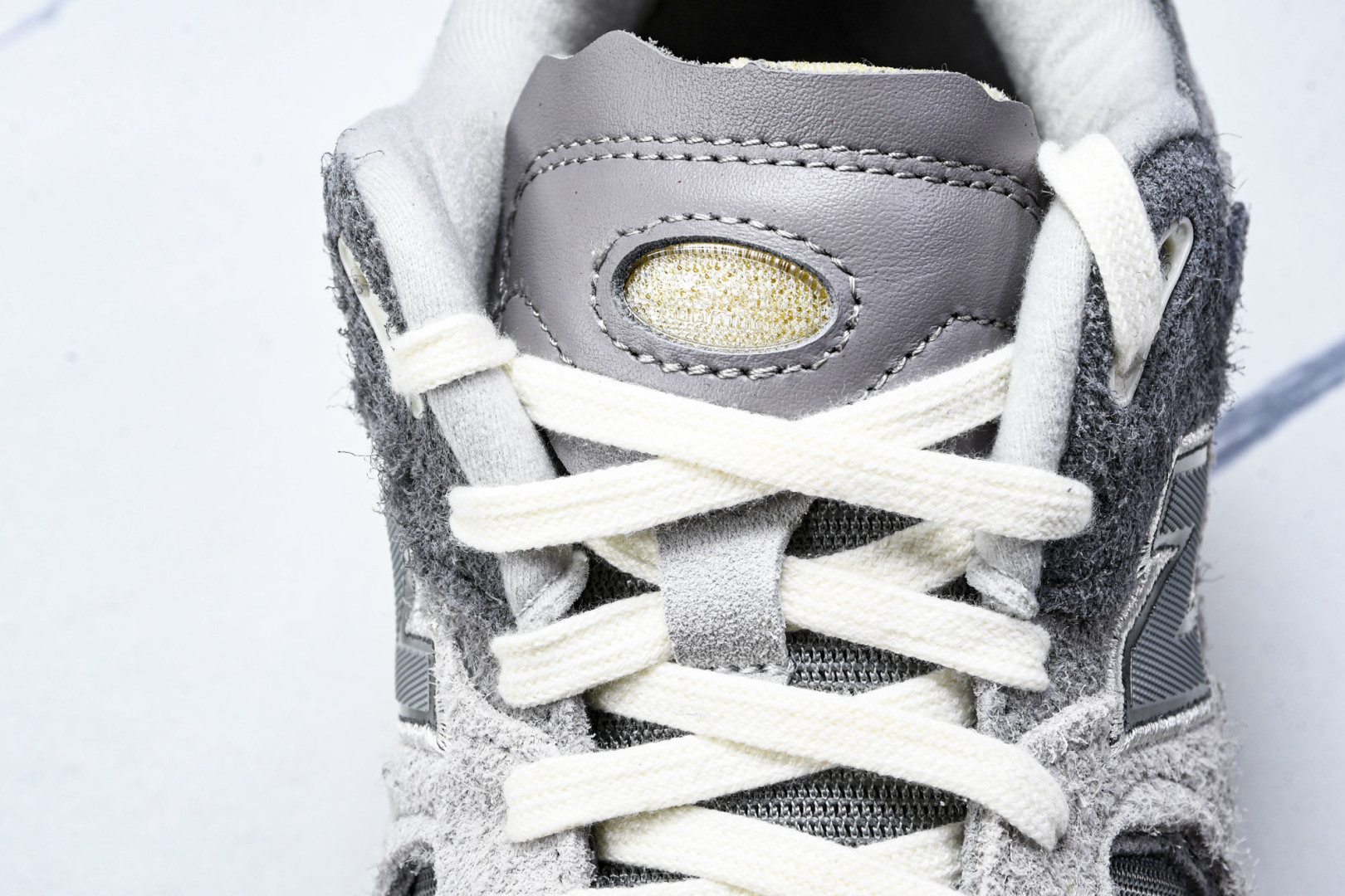  美产 New Balance 2002R ＂Reflned Future＂低帮复古休闲跑步鞋 云雨灰 