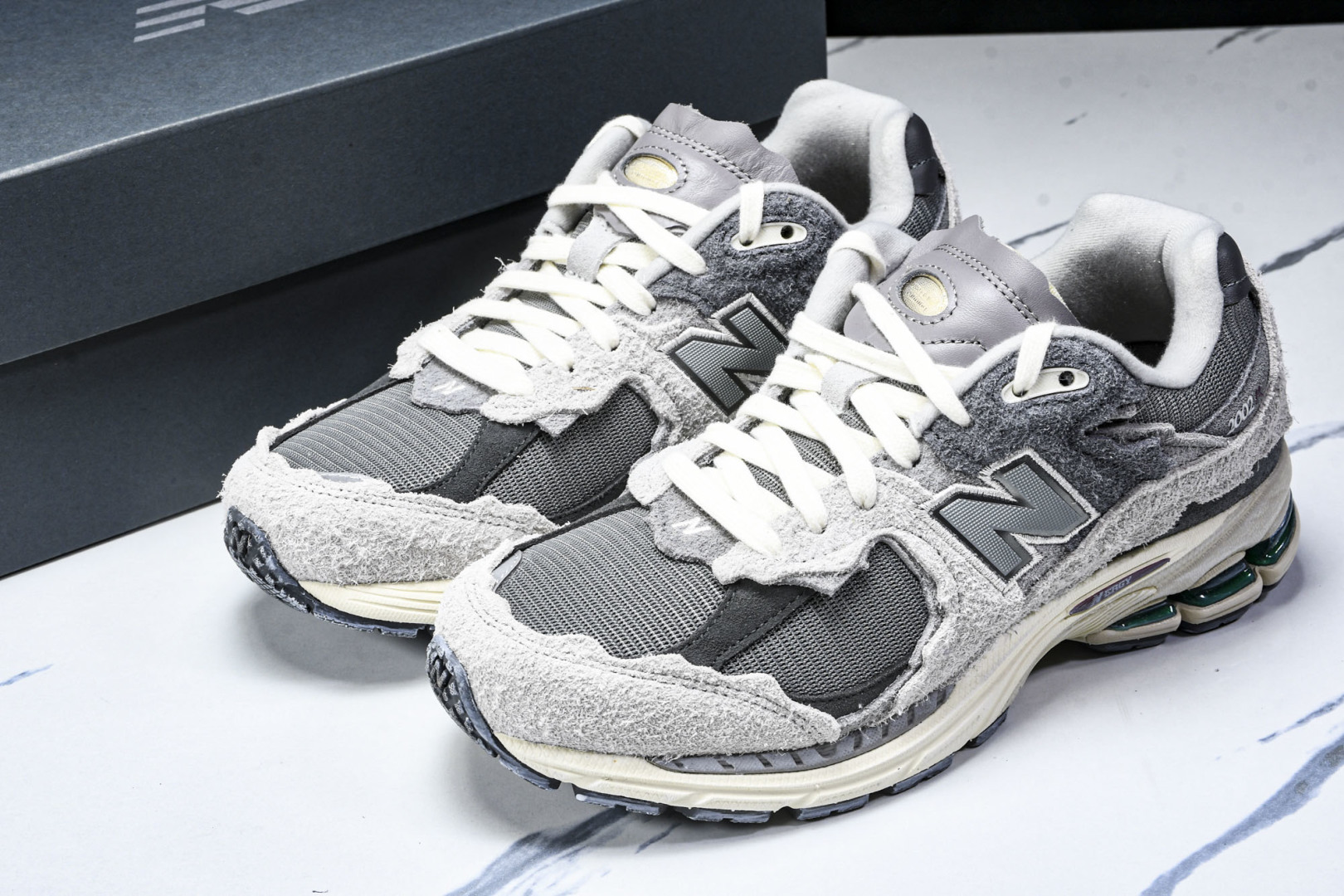  美产 New Balance 2002R ＂Reflned Future＂低帮复古休闲跑步鞋 云雨灰 