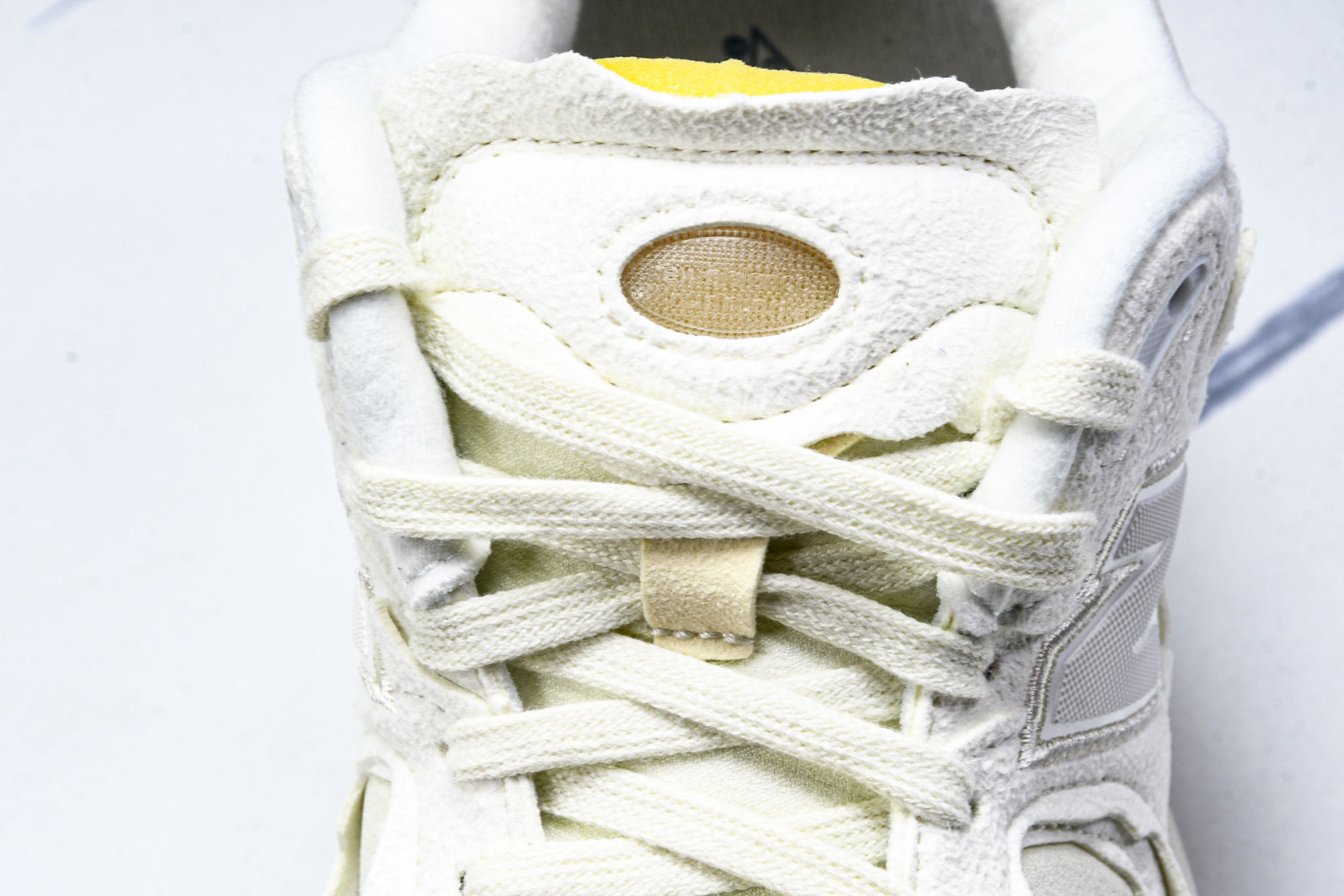  美产 New Balance 2002R ＂Reflned Future＂海盐白 ML2002RDC 