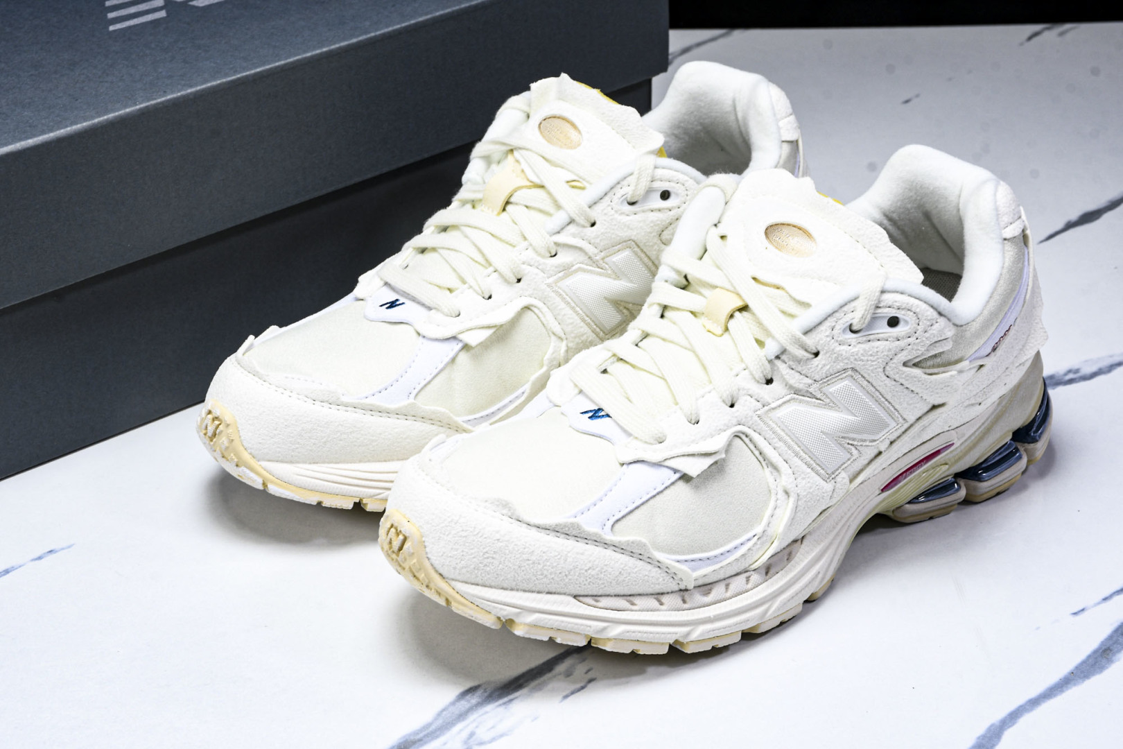  美产 New Balance 2002R ＂Reflned Future＂海盐白 ML2002RDC 