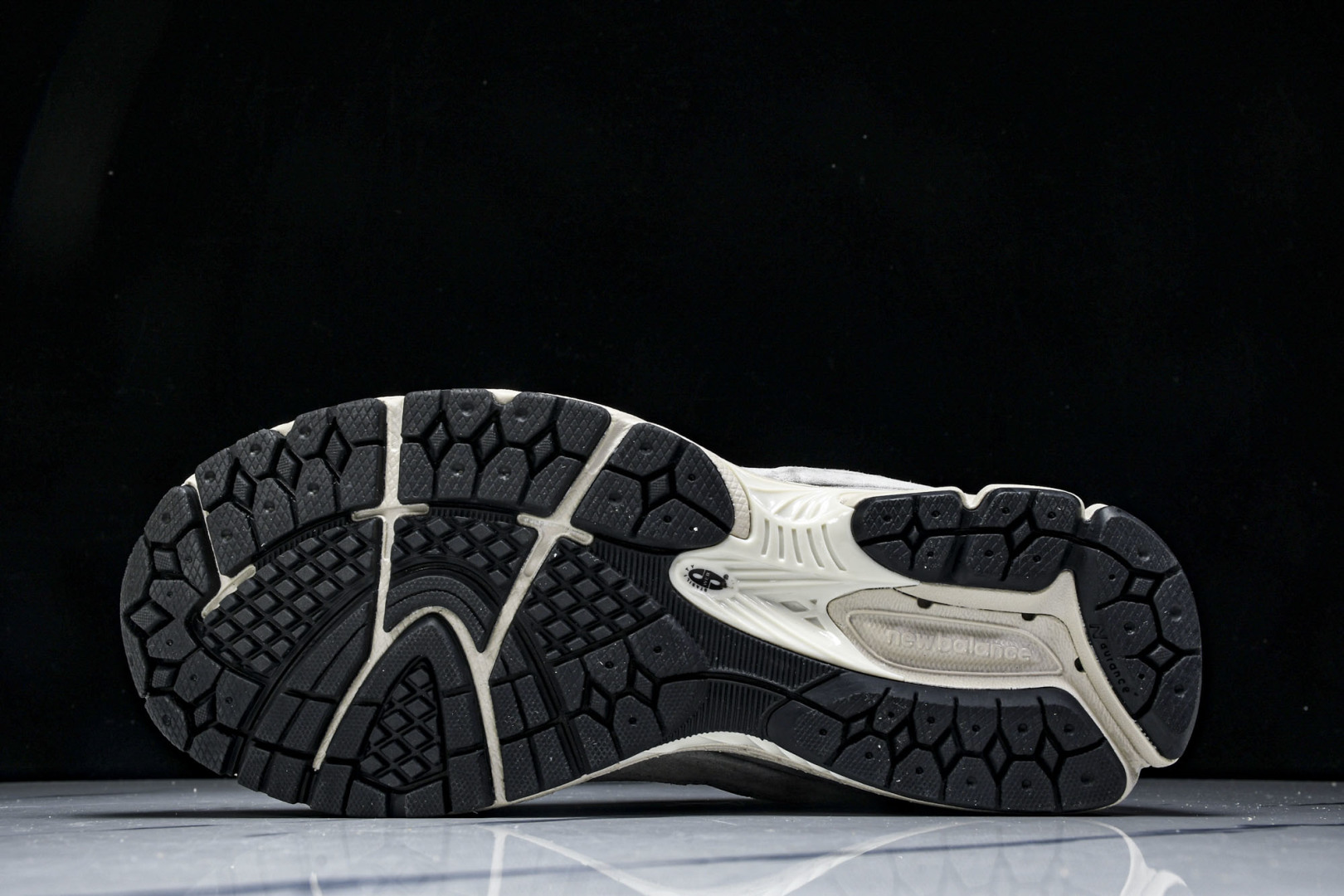  美产 New Balance 2002R ＂Reflned Future＂灰色 ML2002RC 尺寸