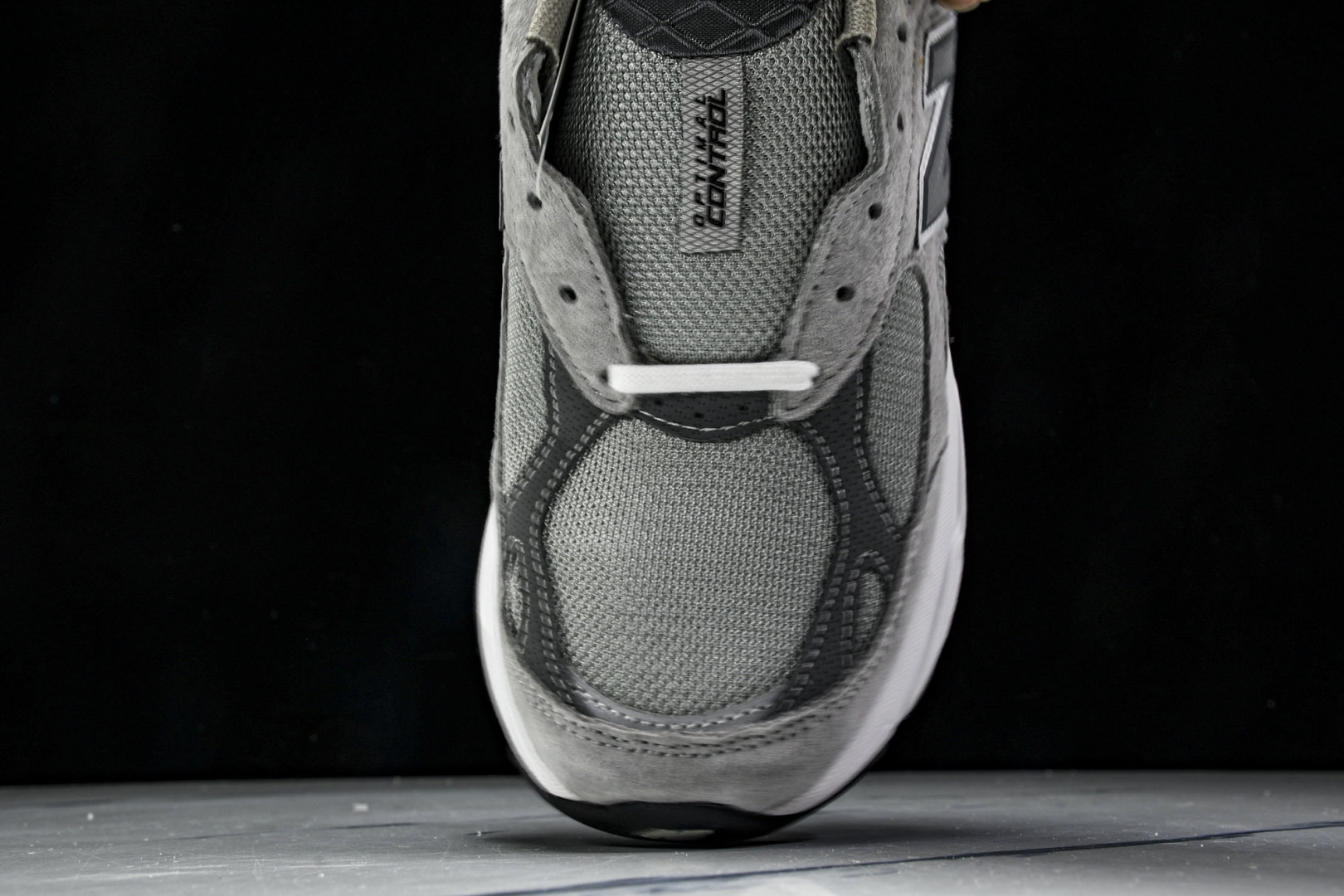  美产 New Balance NB 990 V3 复古 包裹性轻便低帮 跑步鞋  男女同款  货号：M