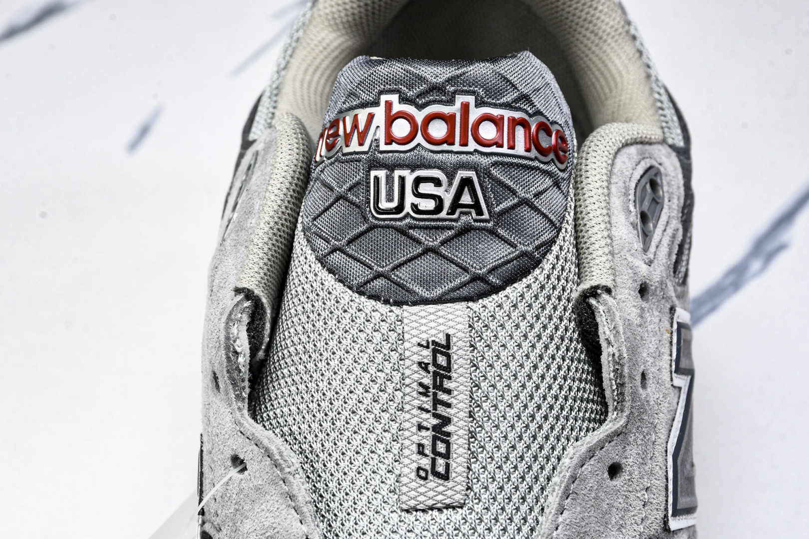 美产 New Balance NB 990 V3 复古 包裹性轻便低帮 跑步鞋  男女同款  货号：M