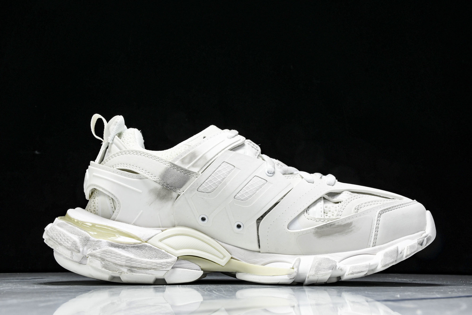 巴黎 尺码35-46

纯原出品-Balenciaga Triple S 巴黎世家 3.0 白黑英文字母